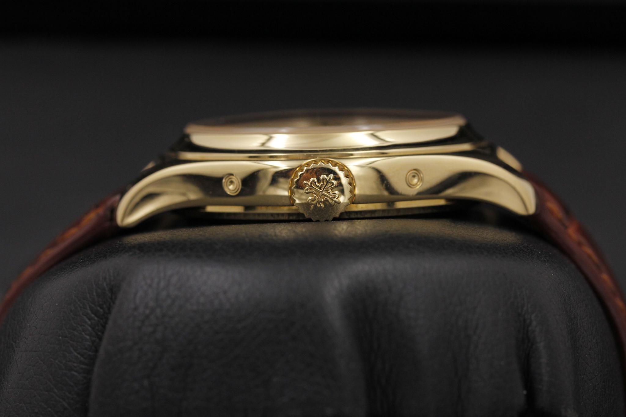 Watch Image 2