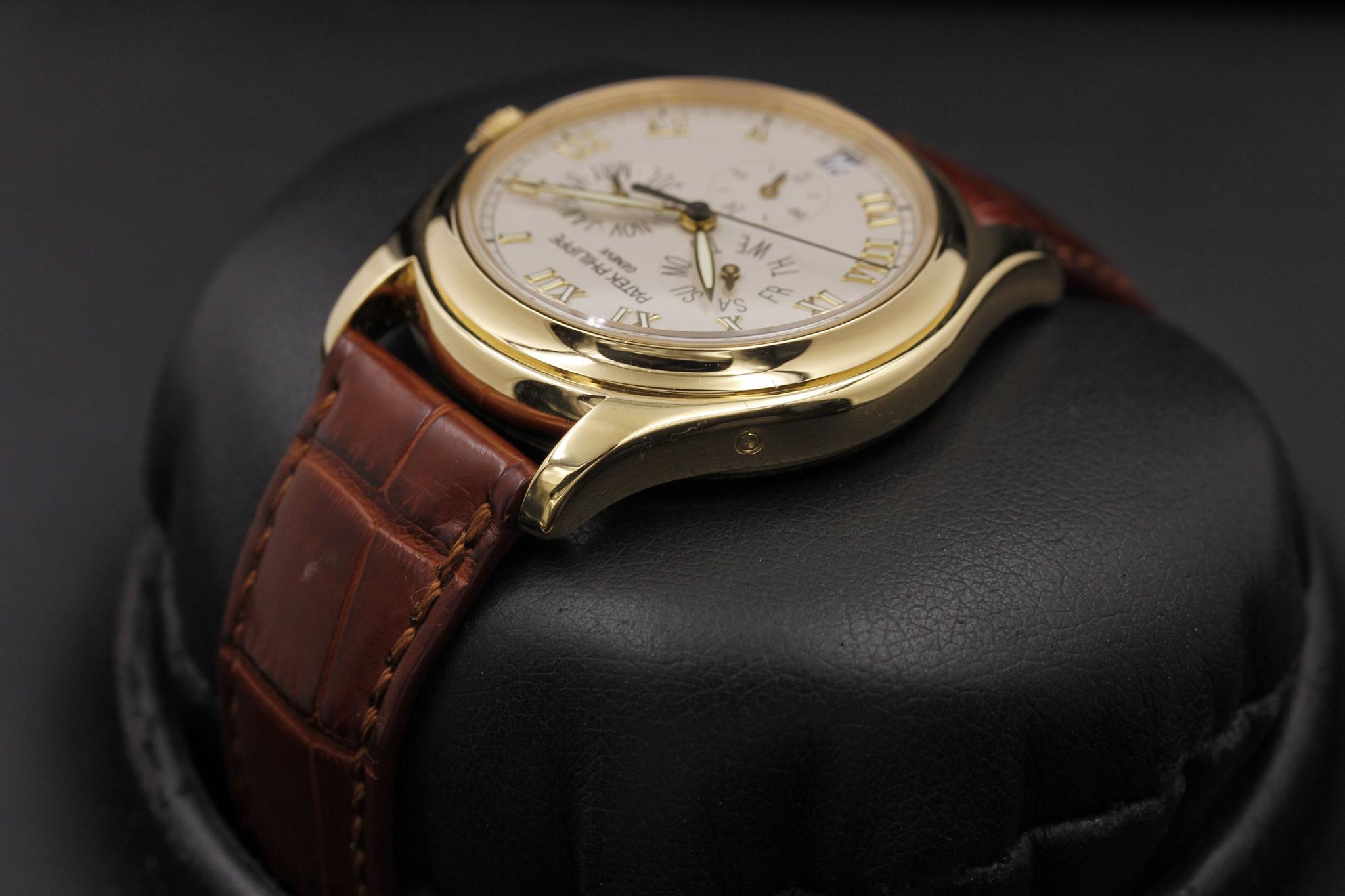 Watch Image 3
