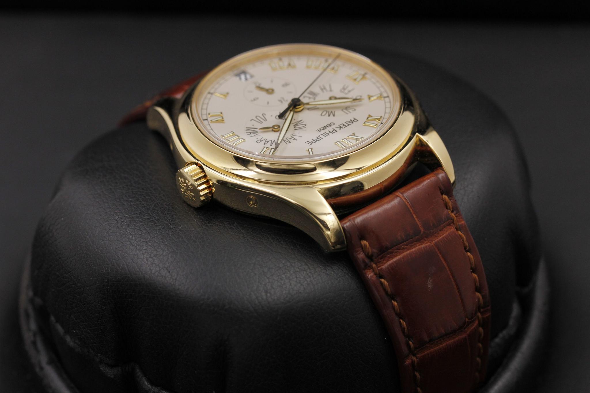 Watch Image 4