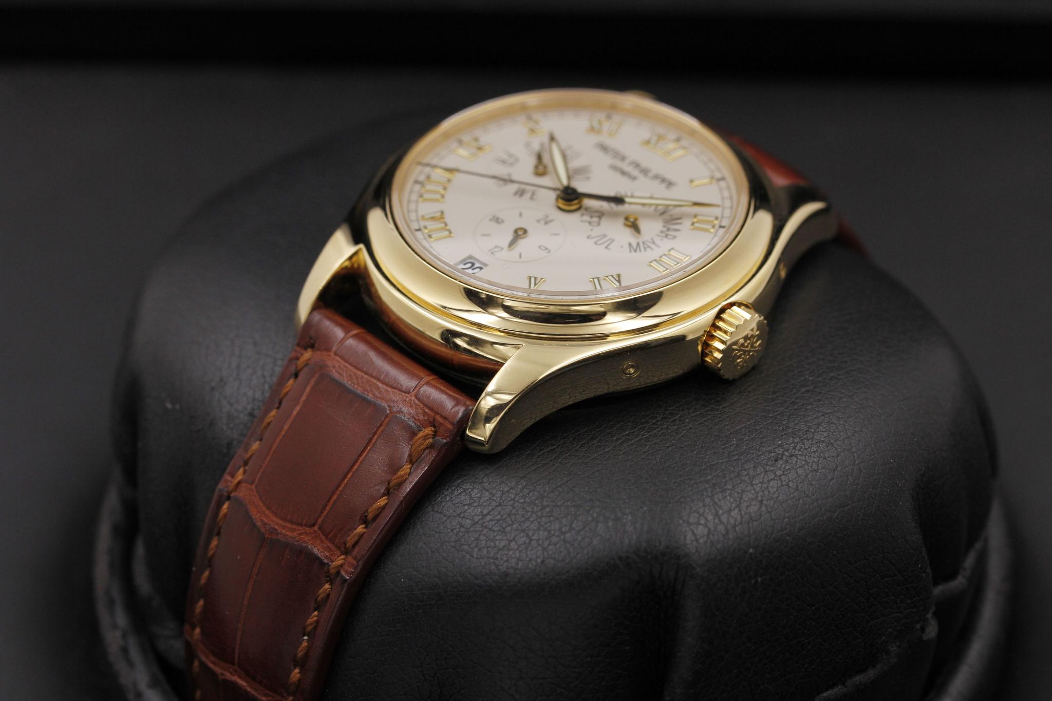 Watch Image 5