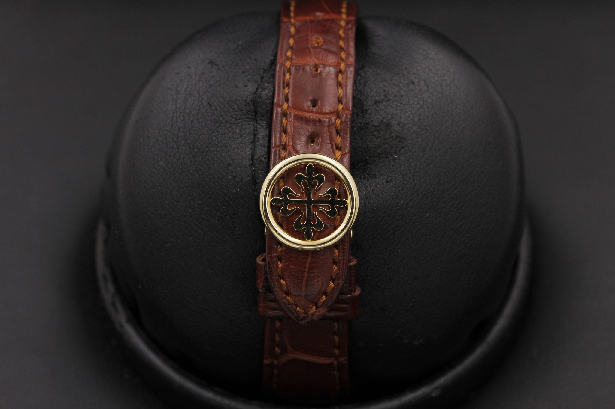 Watch Image 7