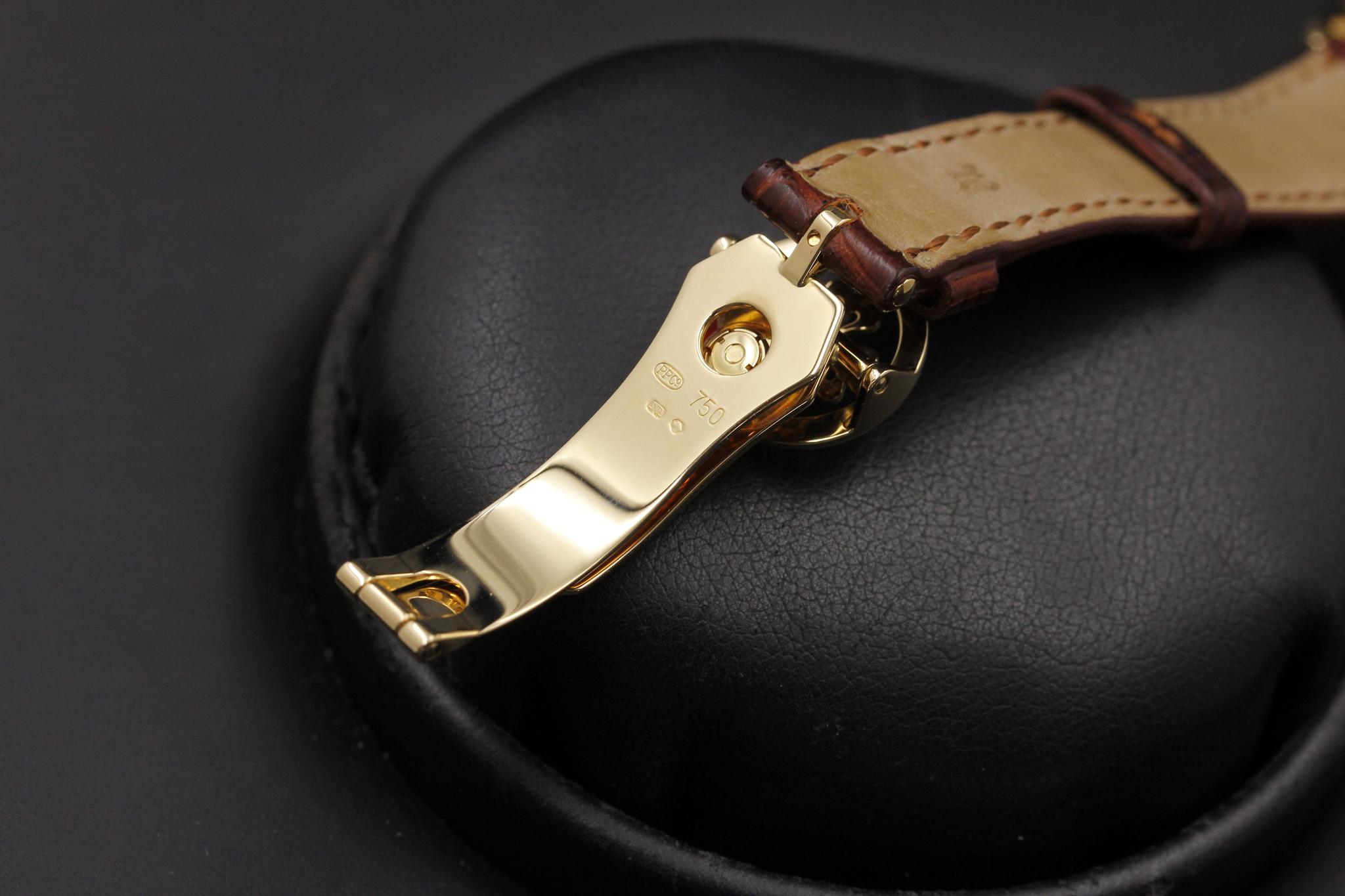 Watch Image 11