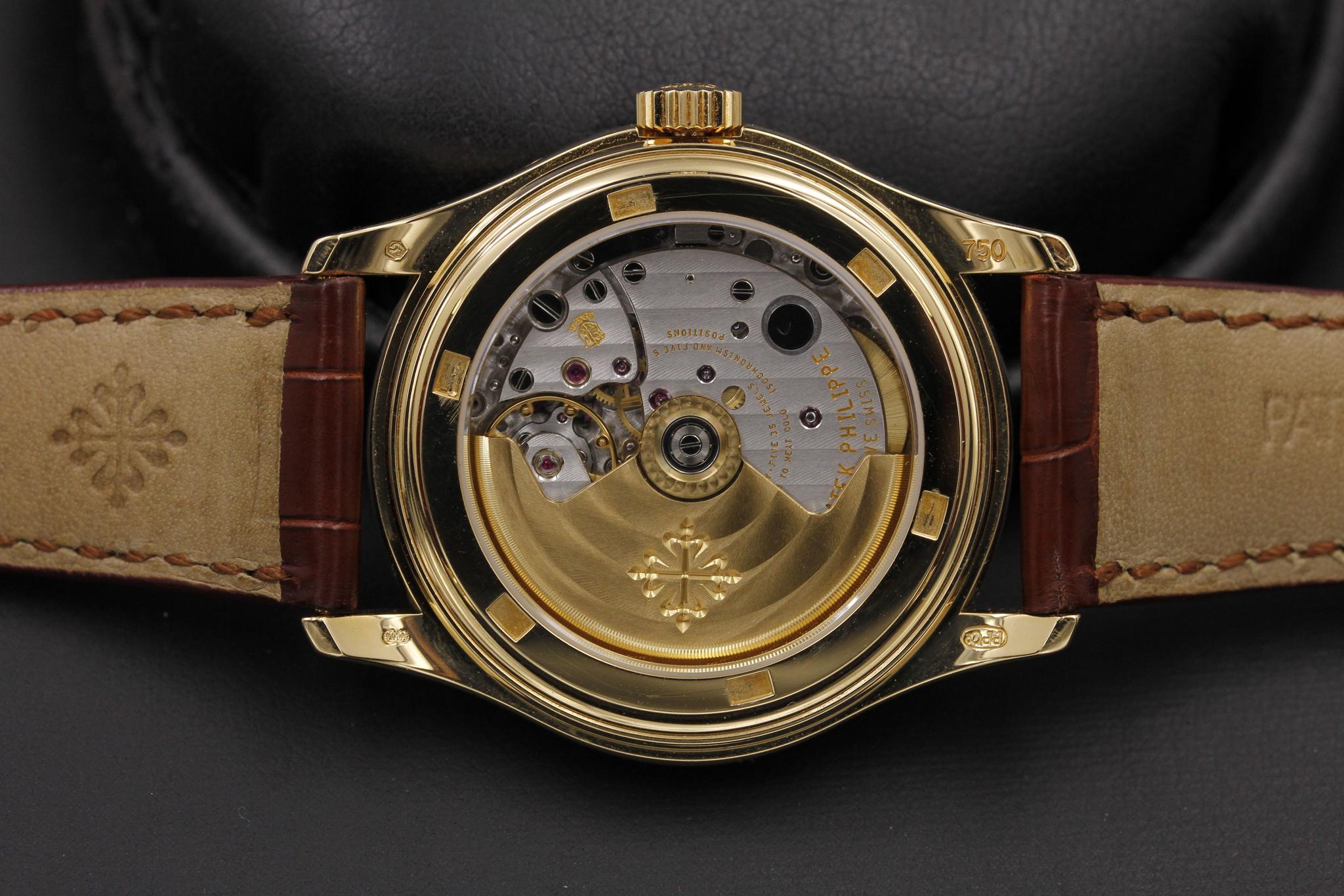 Watch Image 12