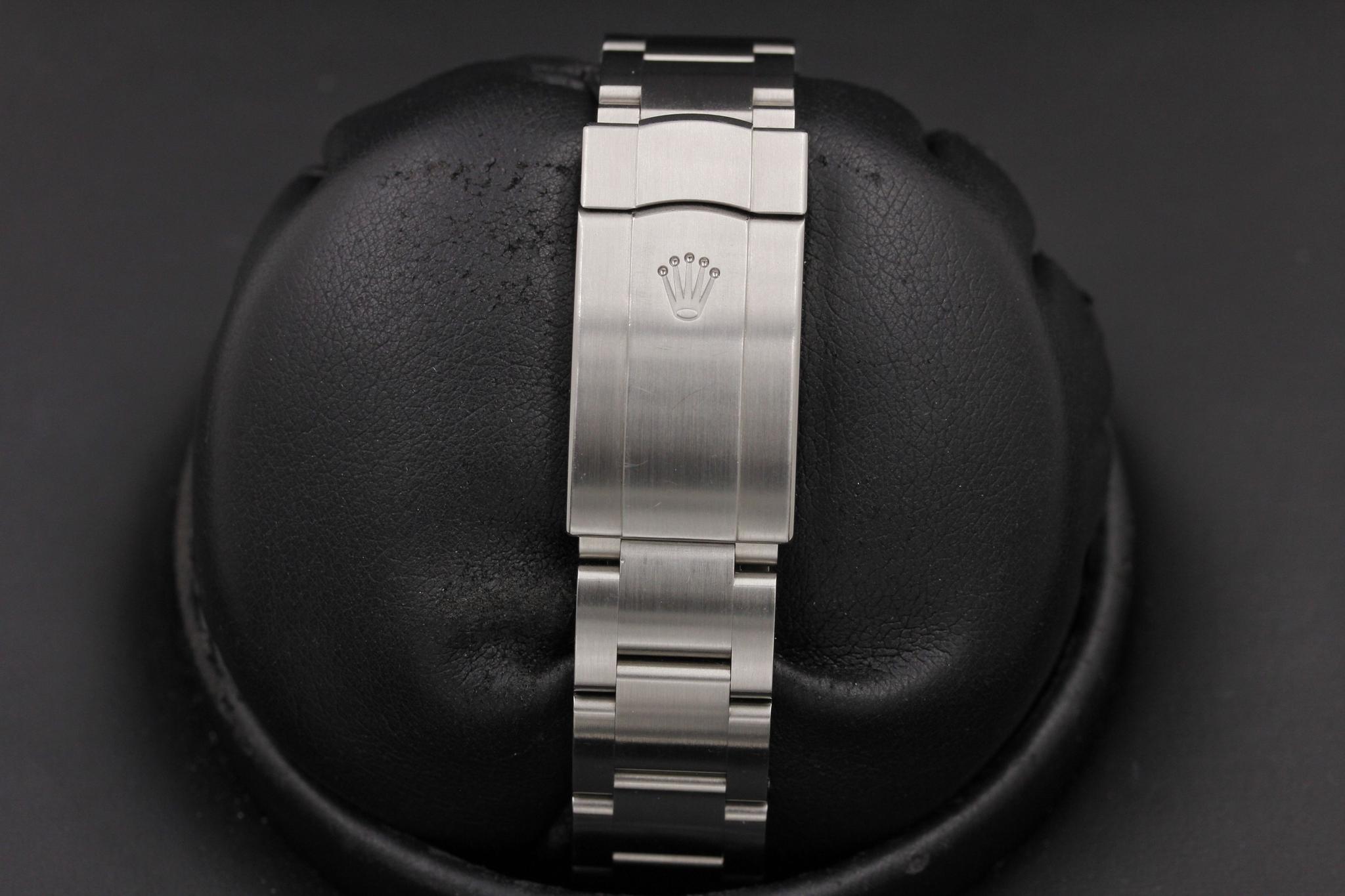 Watch Image 7