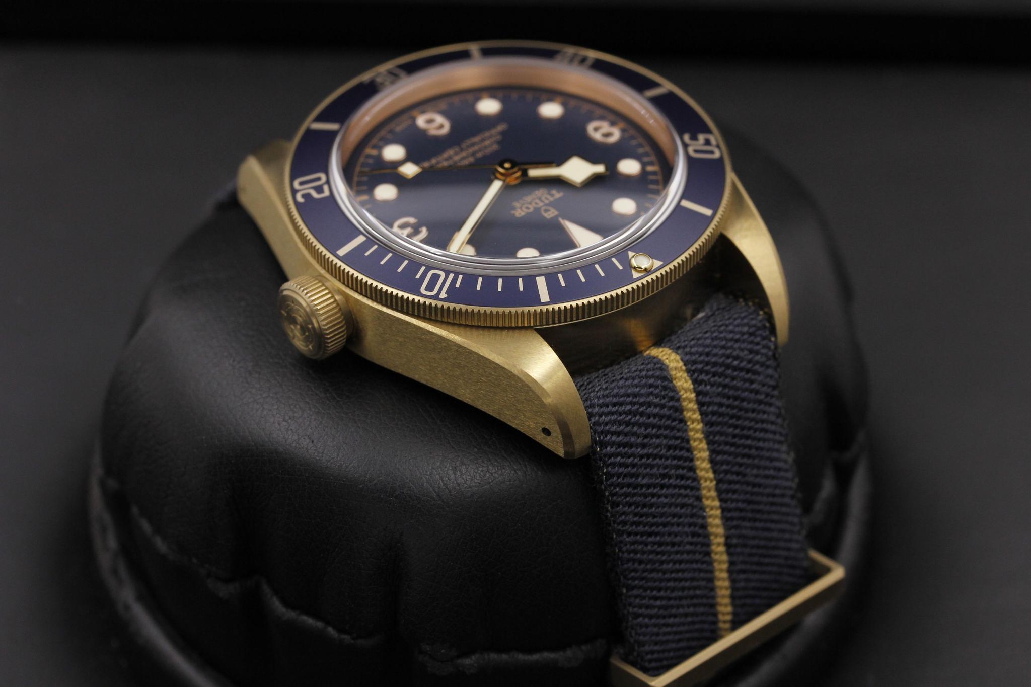 Watch Image 4