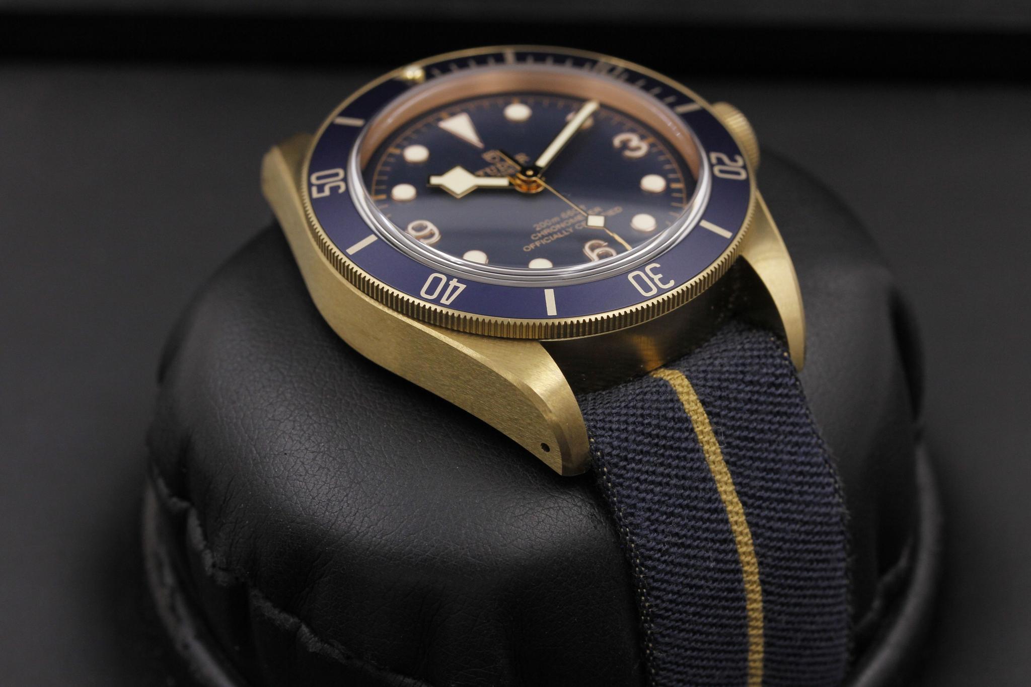 Watch Image 6