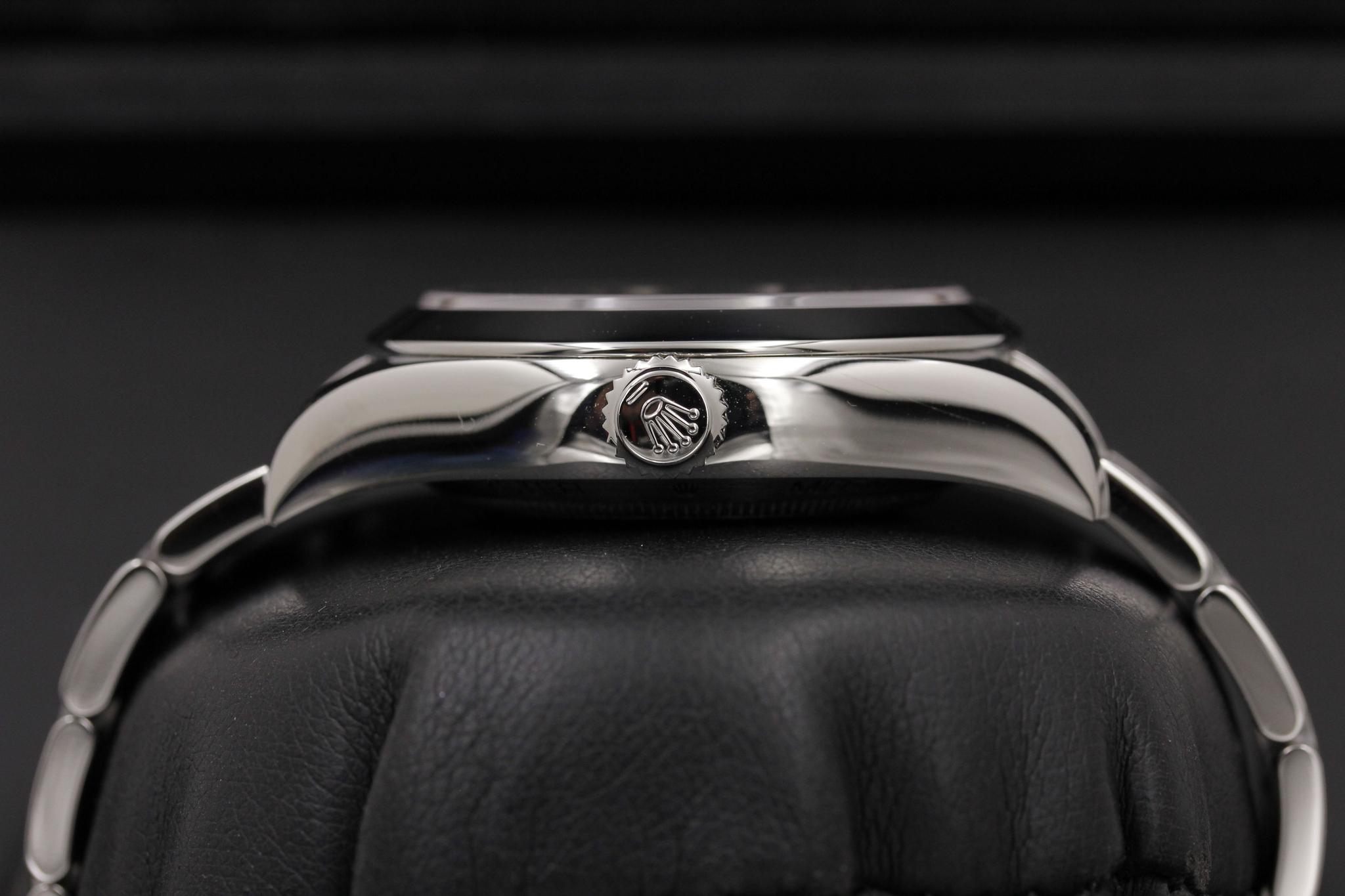 Watch Image 3