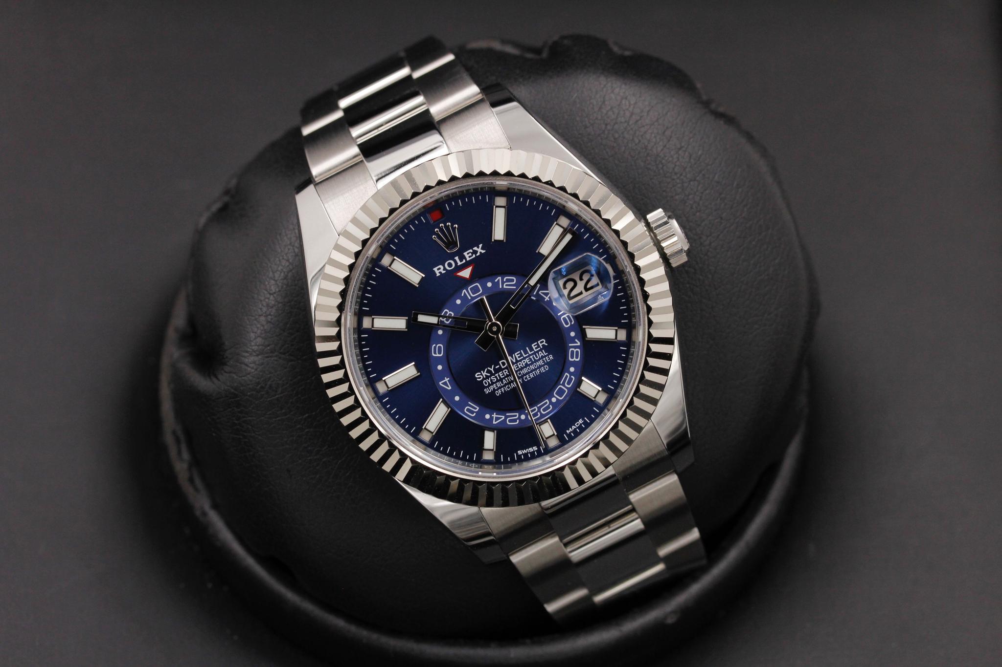 Watch Image 9