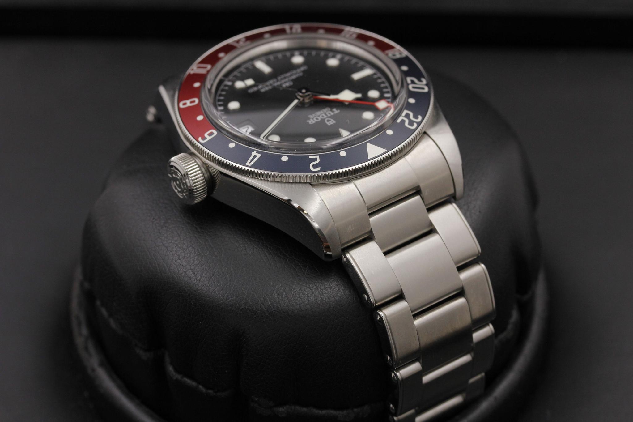 Watch Image 2