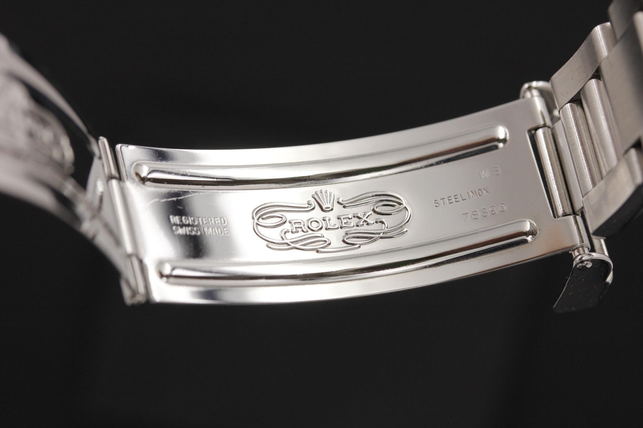 Watch Image 10