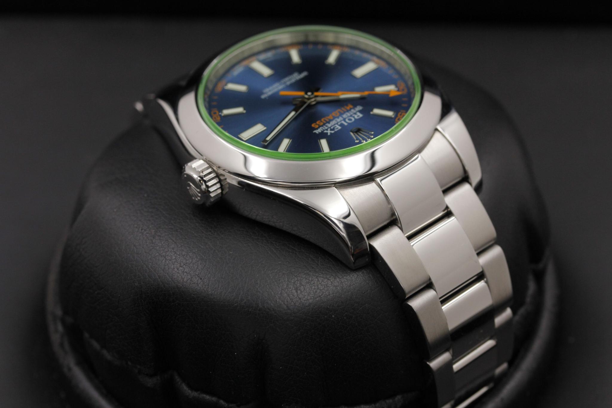 Watch Image 4