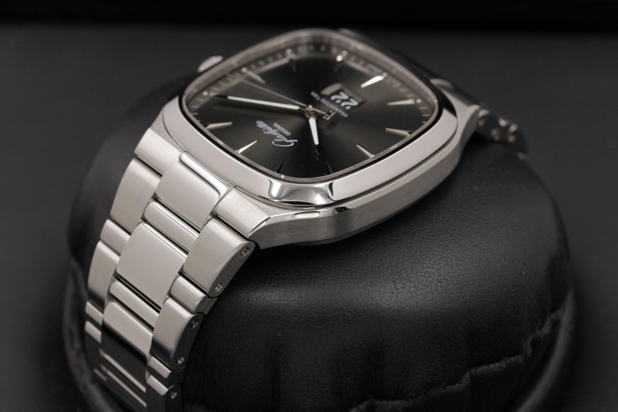 Watch Image 5