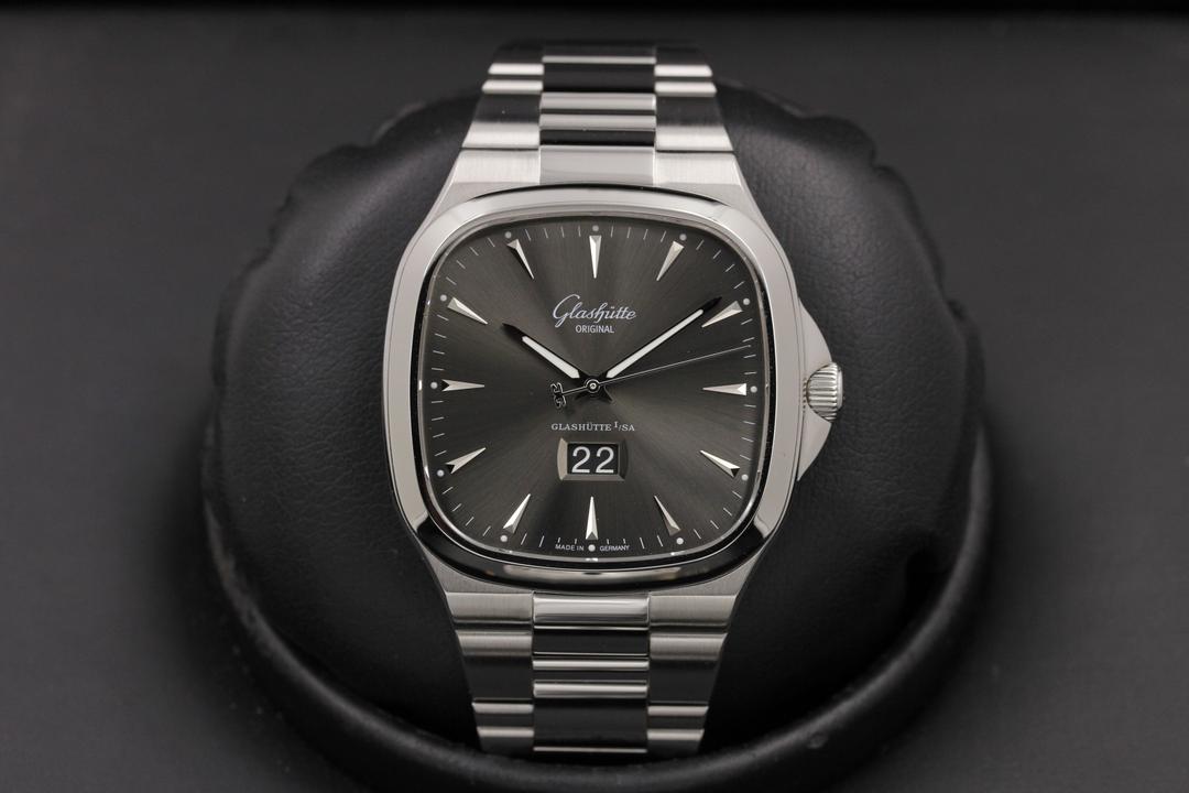 Glashutte Original Seventies Panorama 39-47-12-12-14