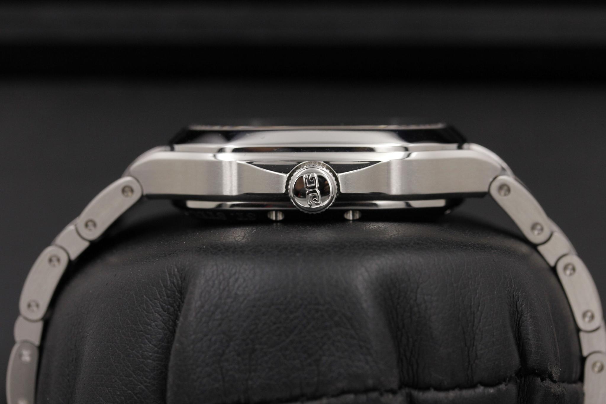 Watch Image 3