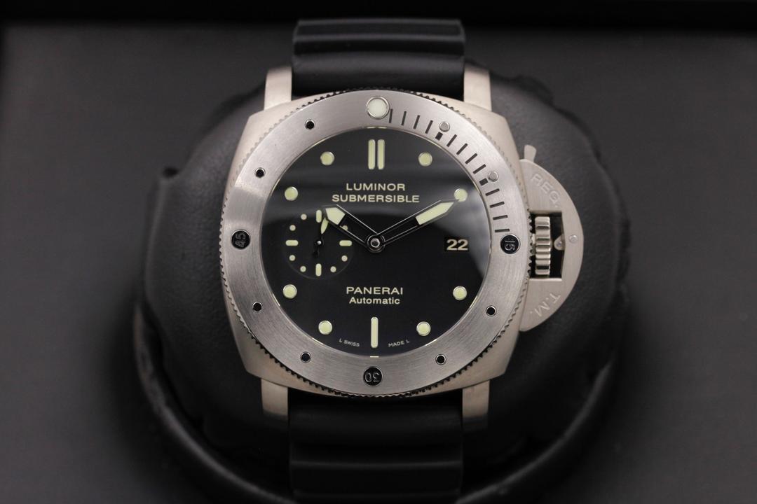 Panerai Submersible 1950 Pam 305