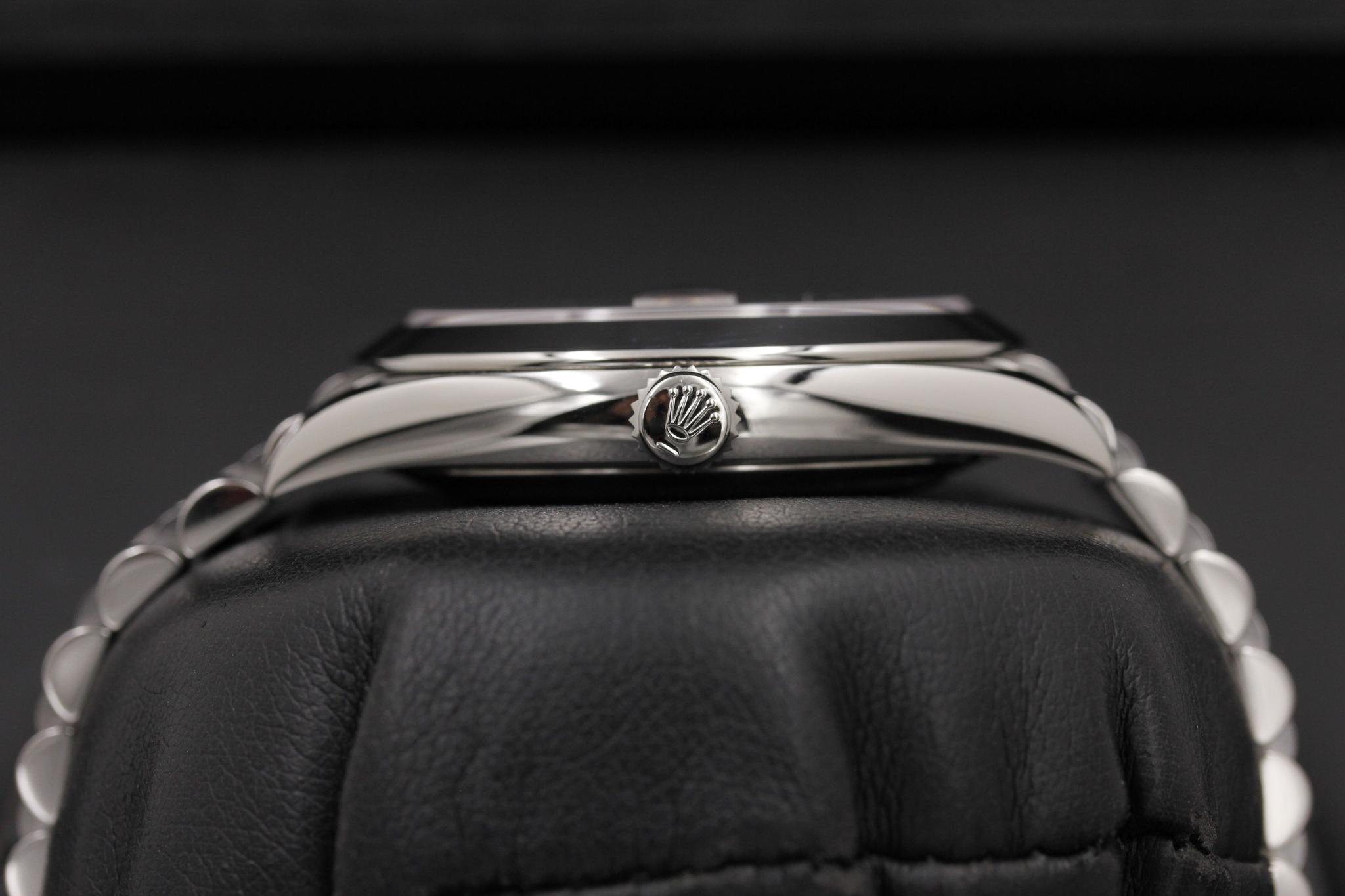 Watch Image 3