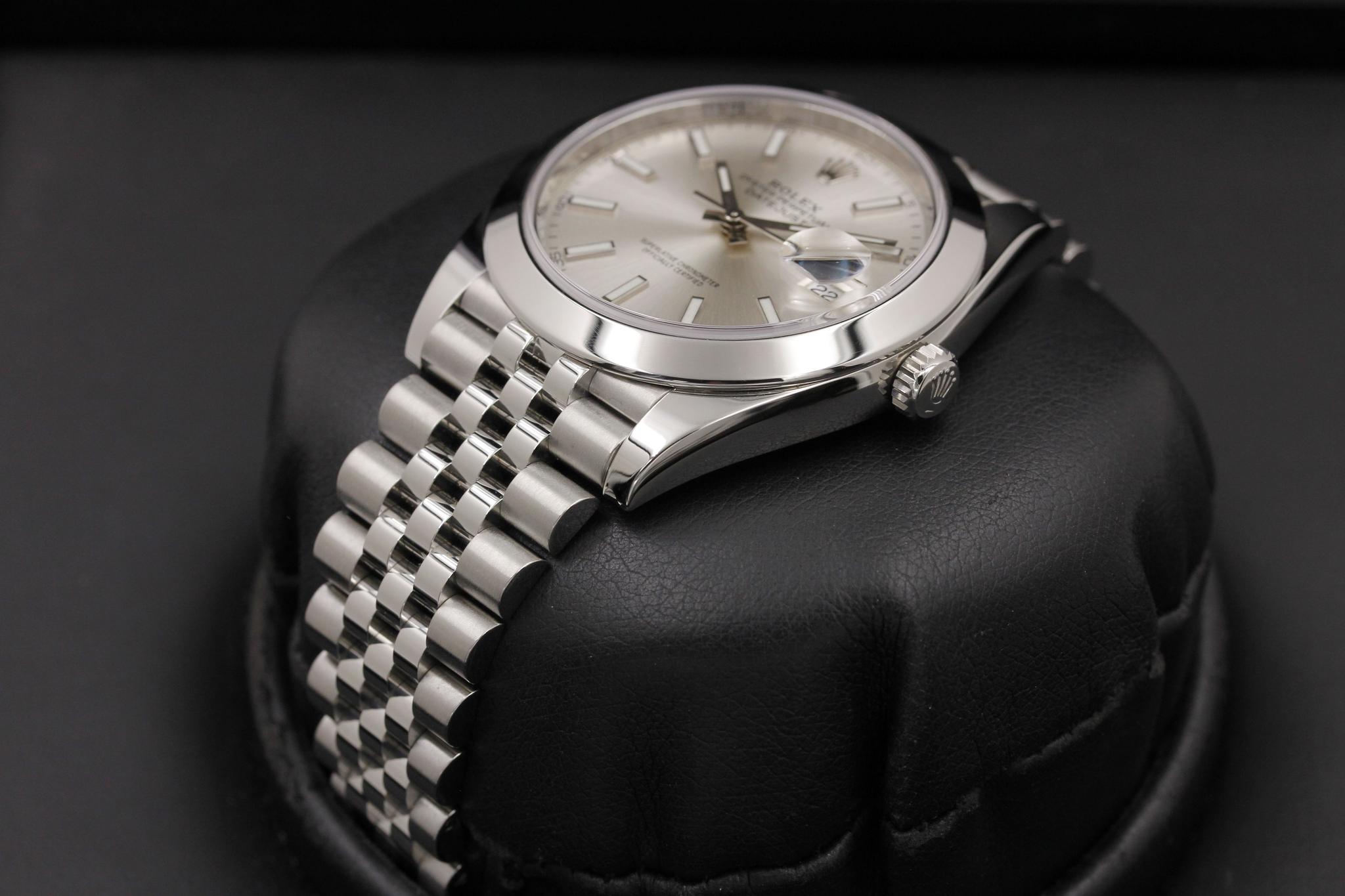 Watch Image 2