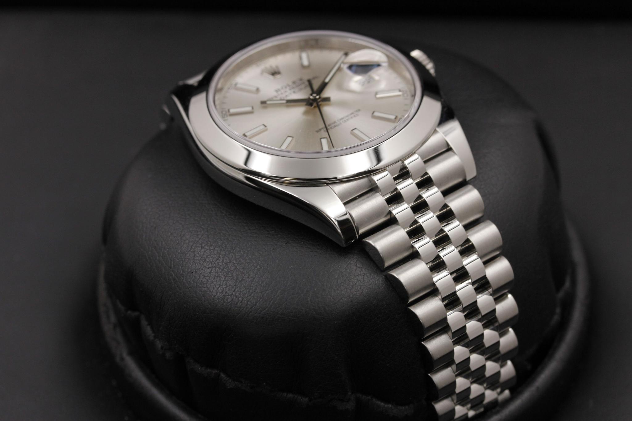 Watch Image 6