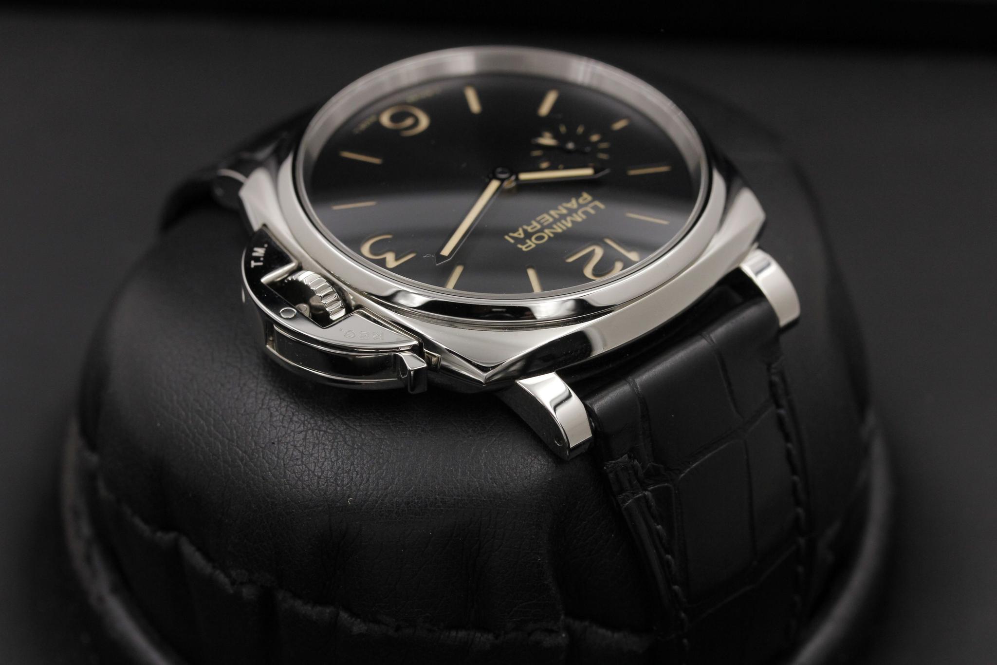 Watch Image 4