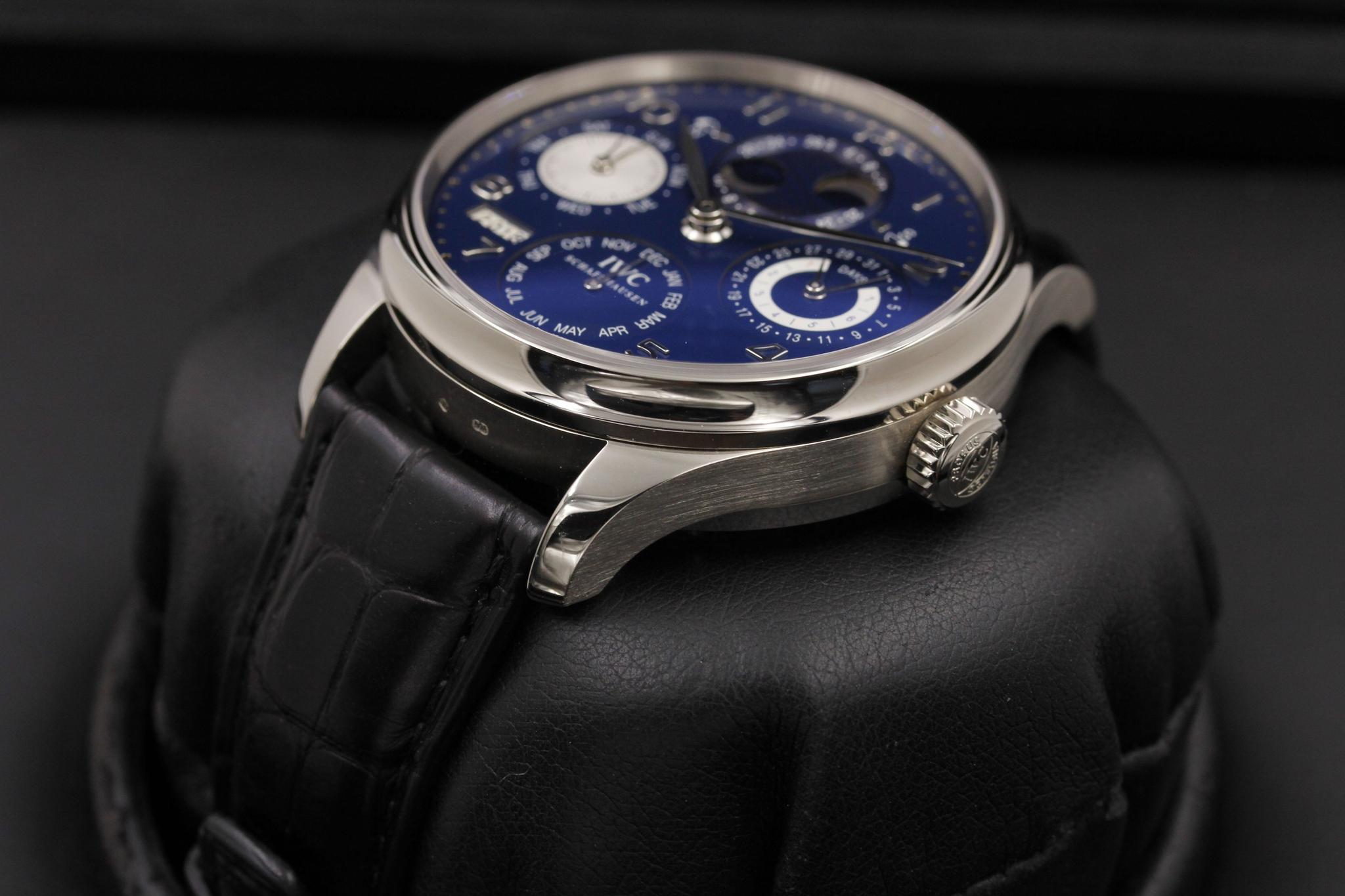 Watch Image 4