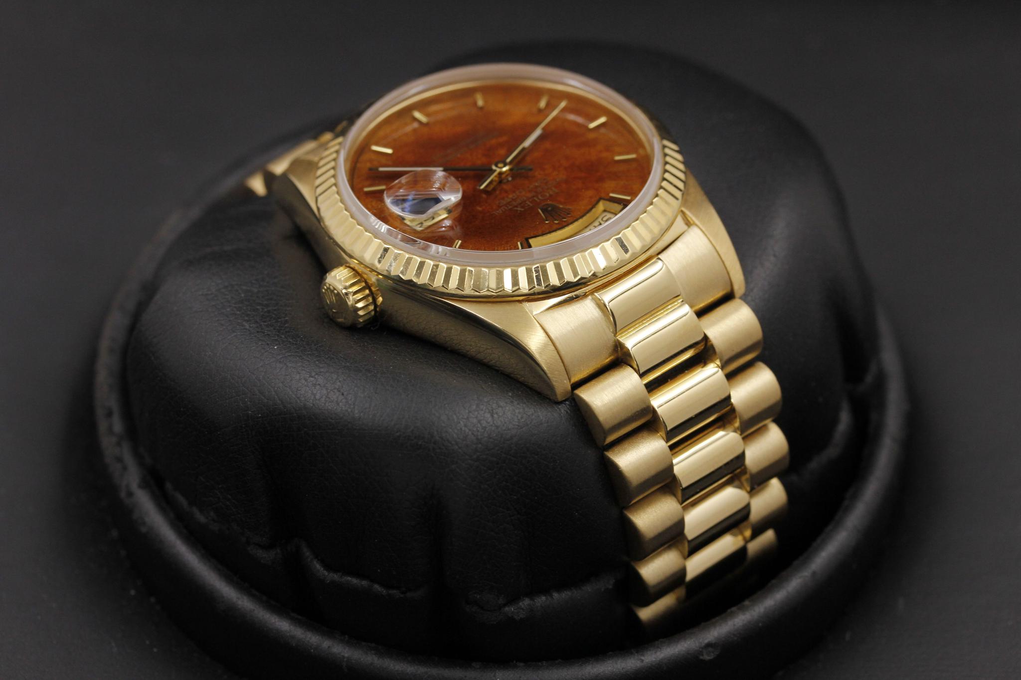 Watch Image 3