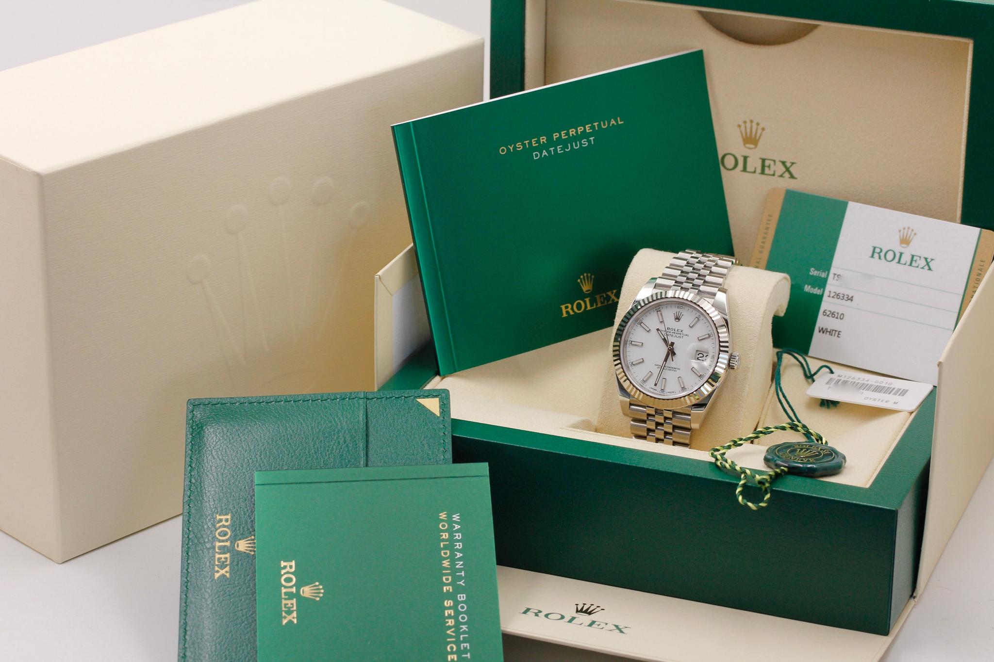 Watch Image 11