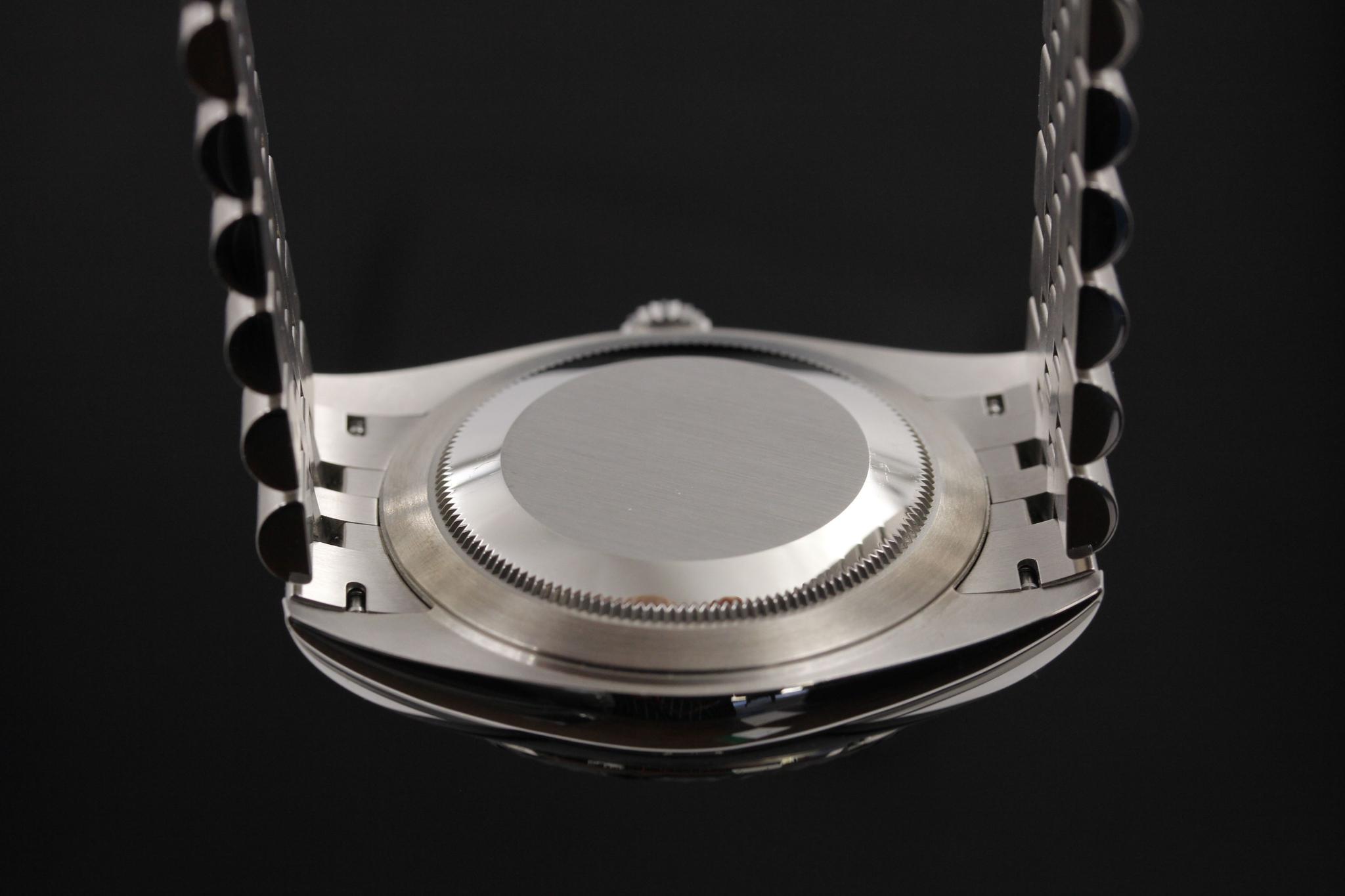 Watch Image 9