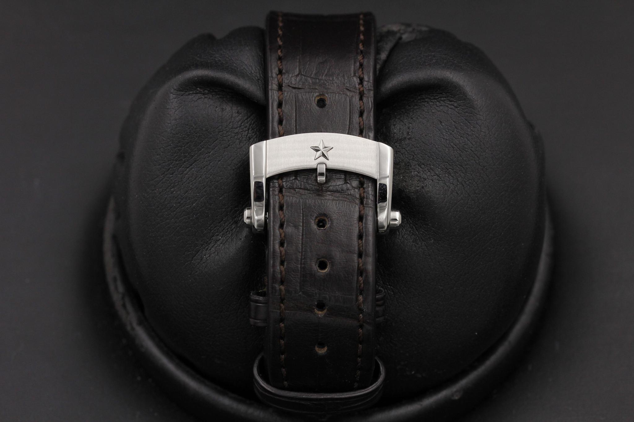 Watch Image 7