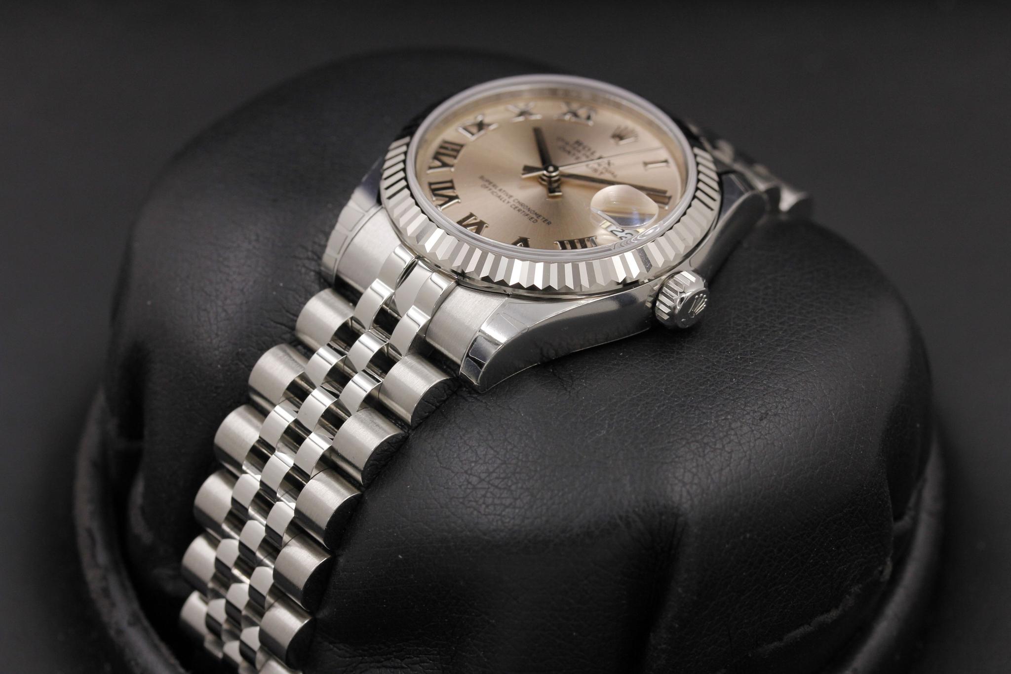 Watch Image 2