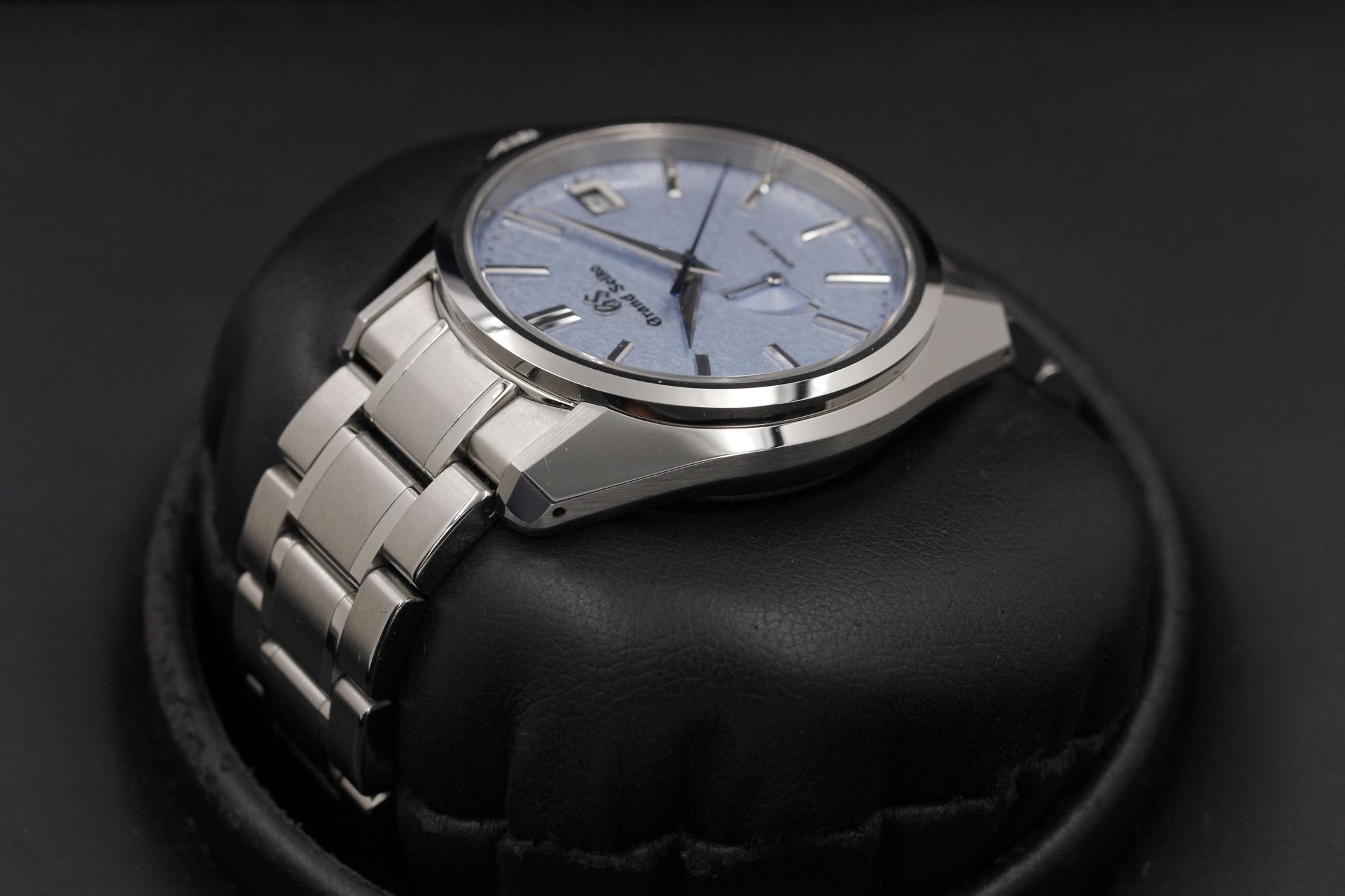 Watch Image 5