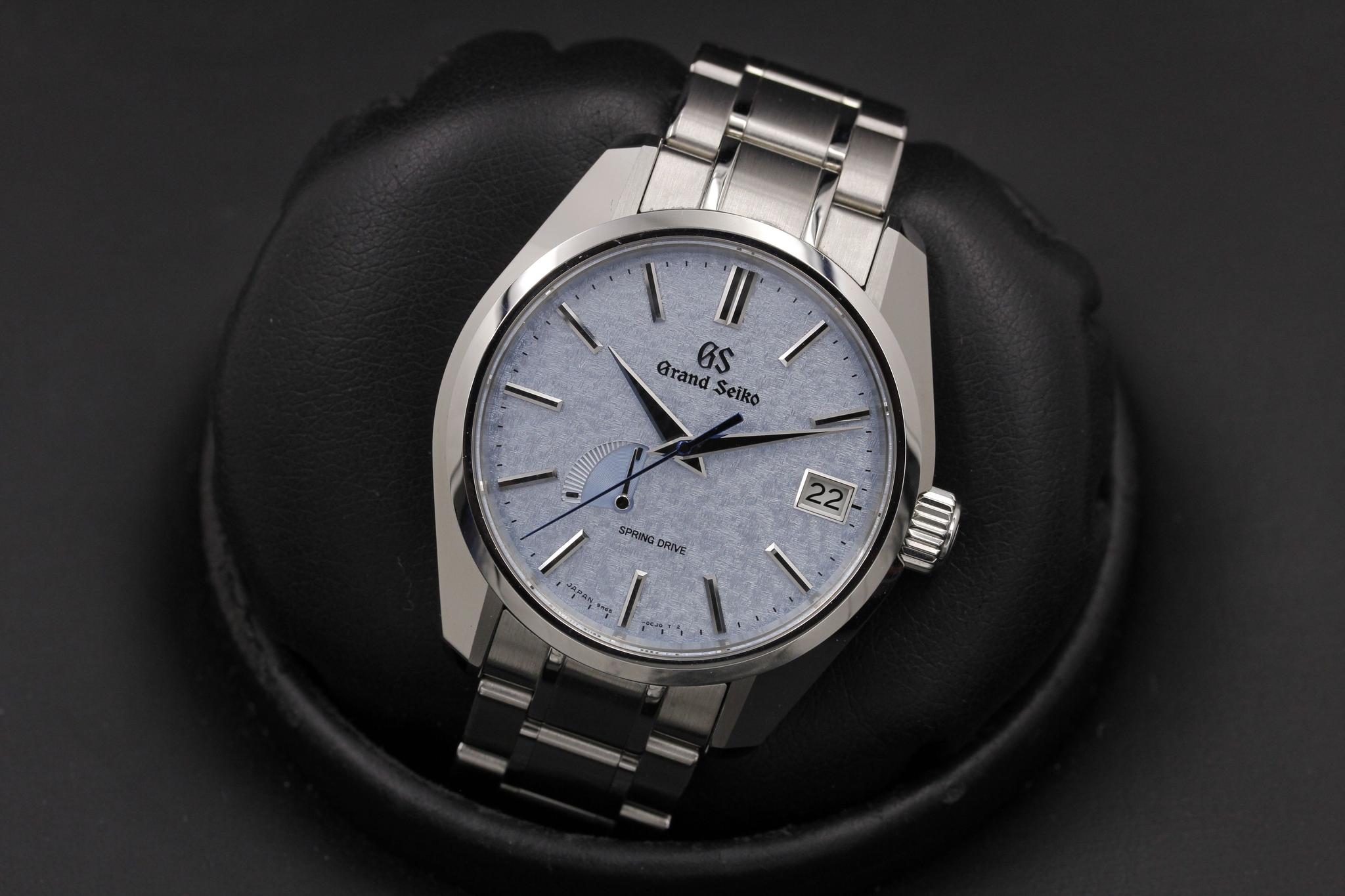 Watch Image 10