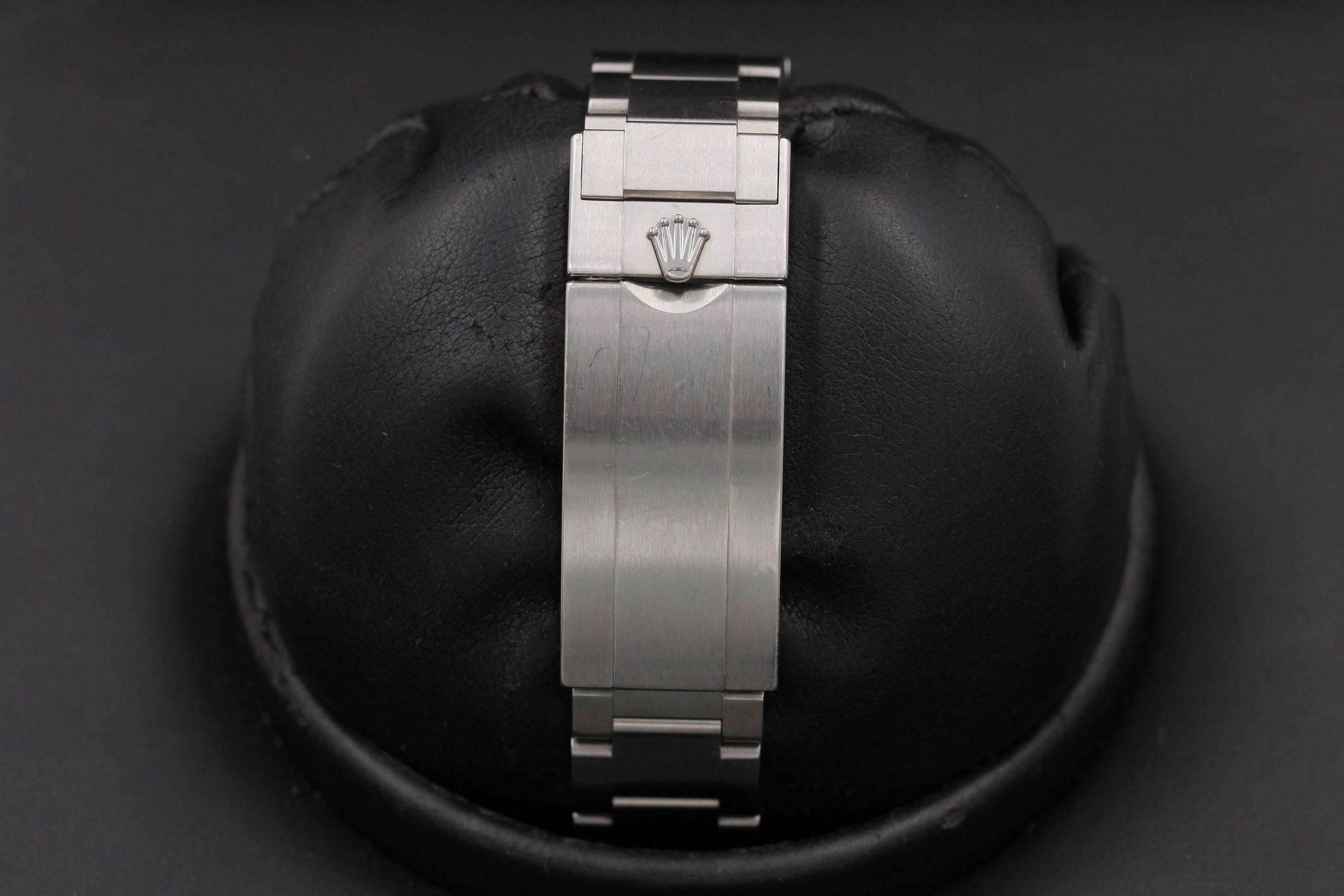 Watch Image 7