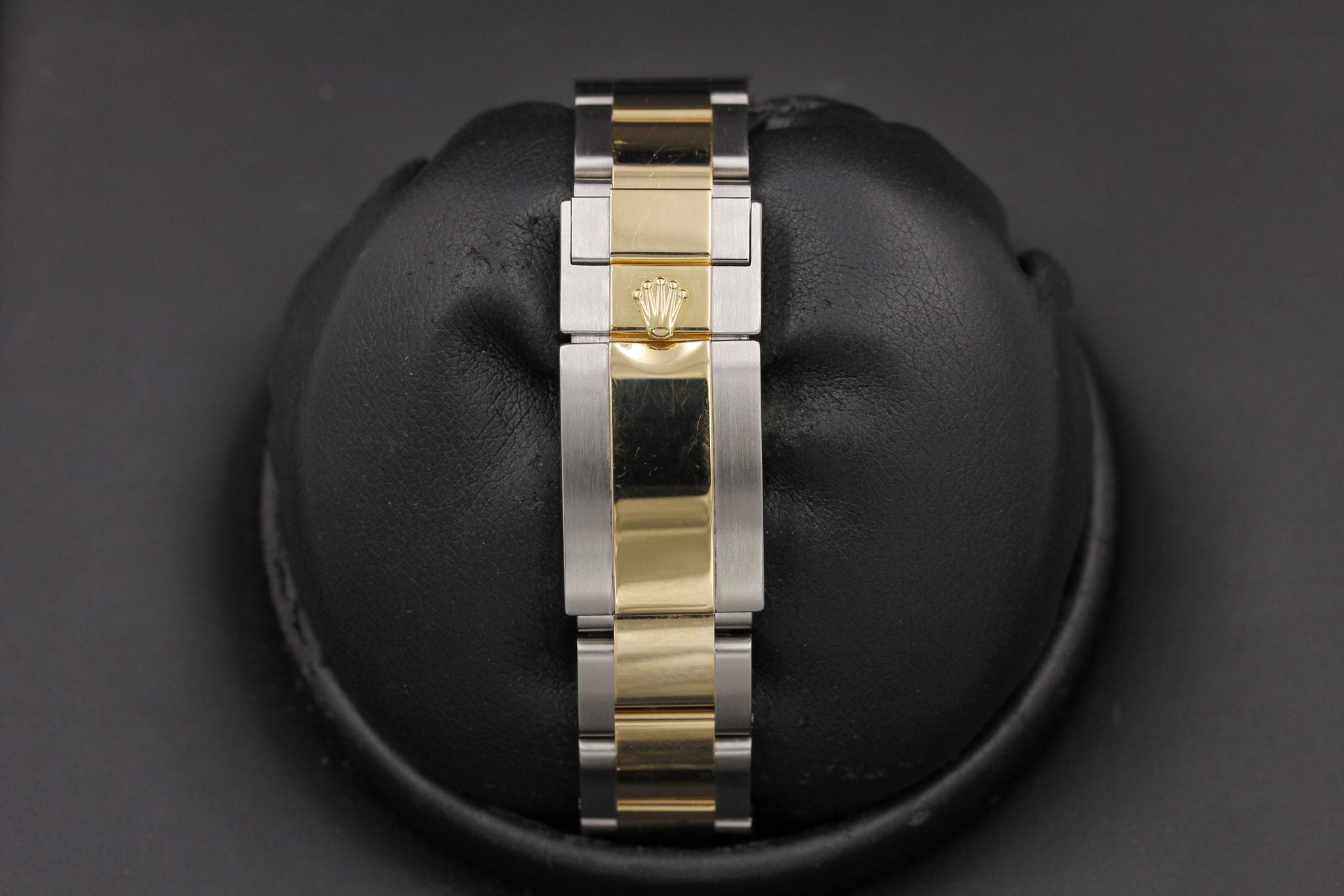 Watch Image 7