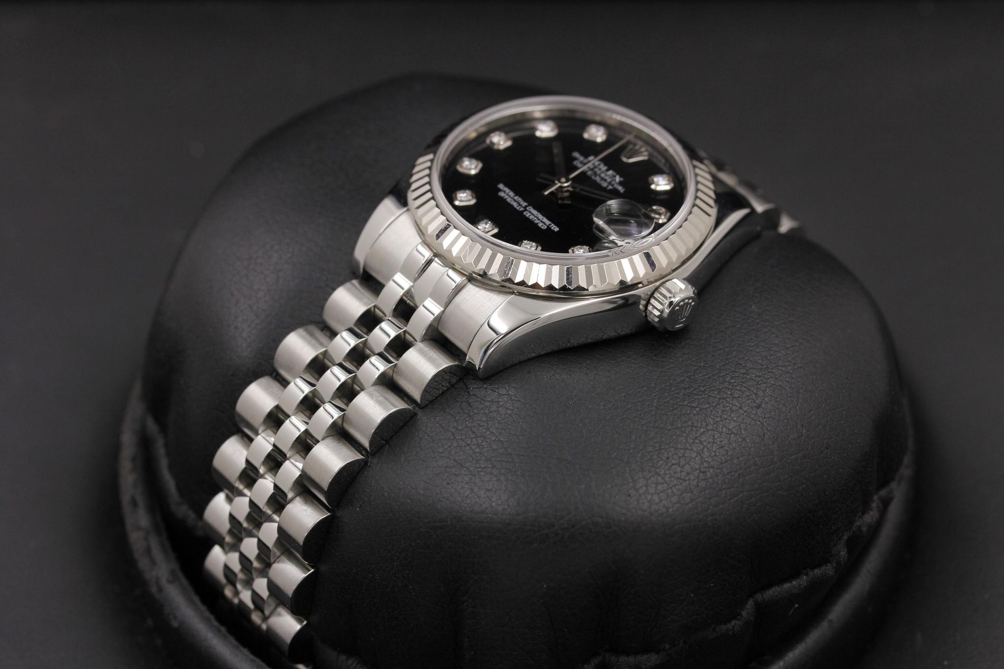 Watch Image 4