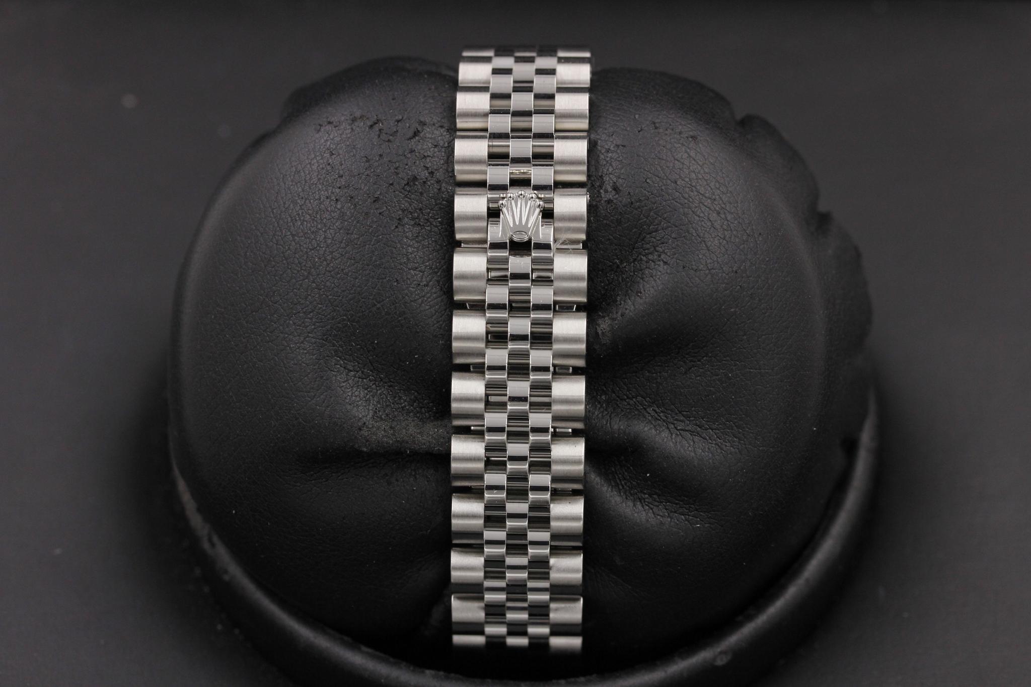 Watch Image 8