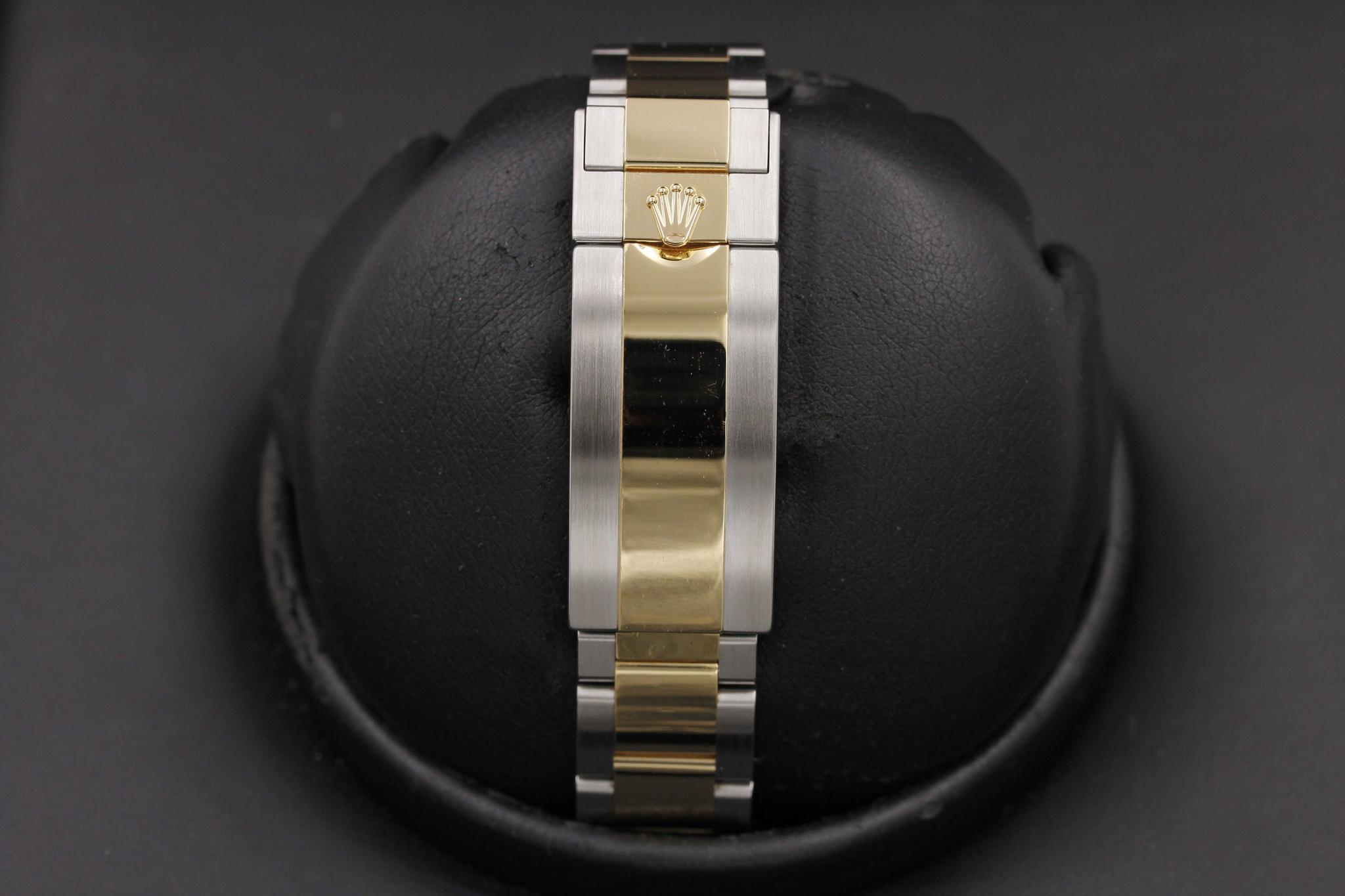 Watch Image 7