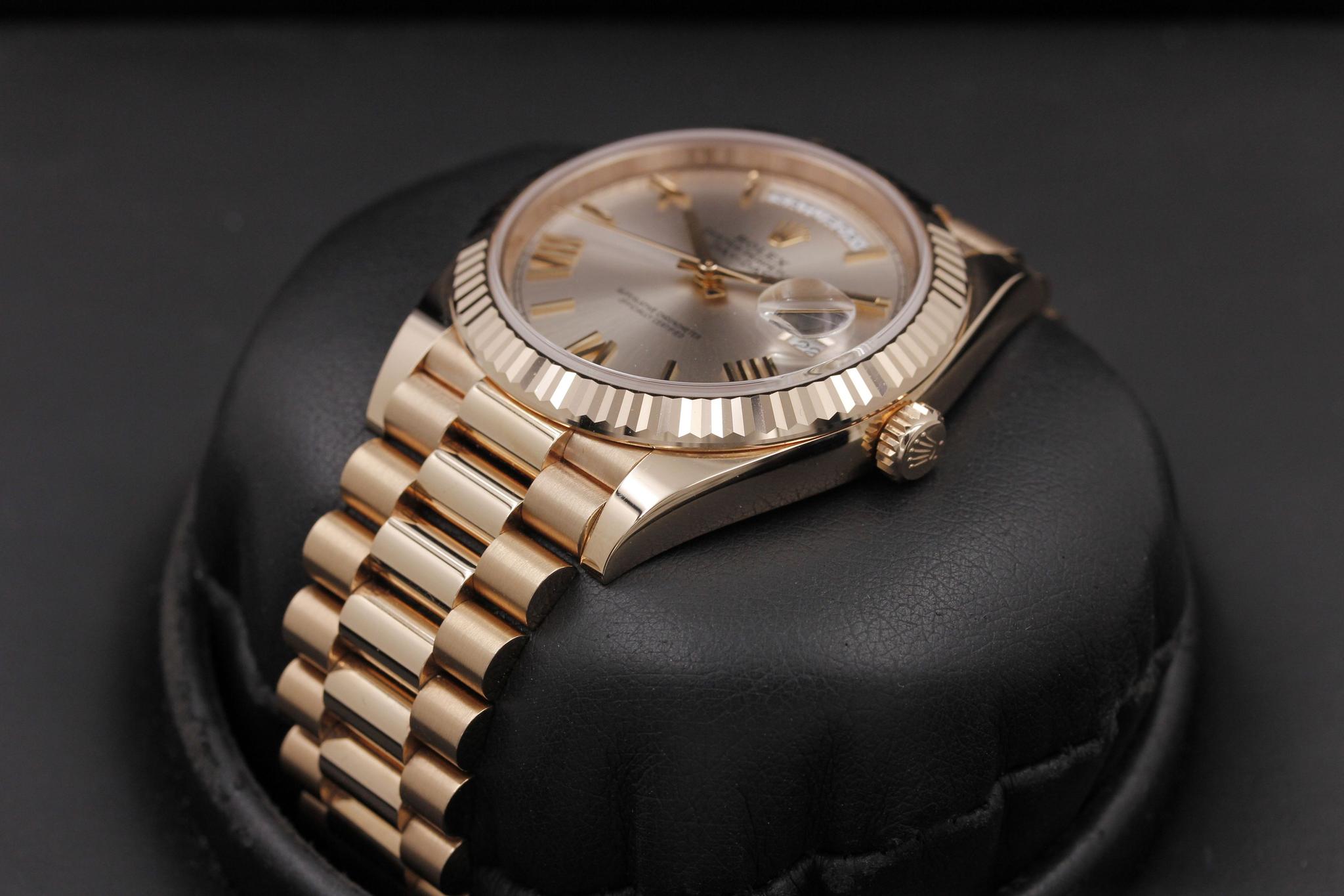 Watch Image 4