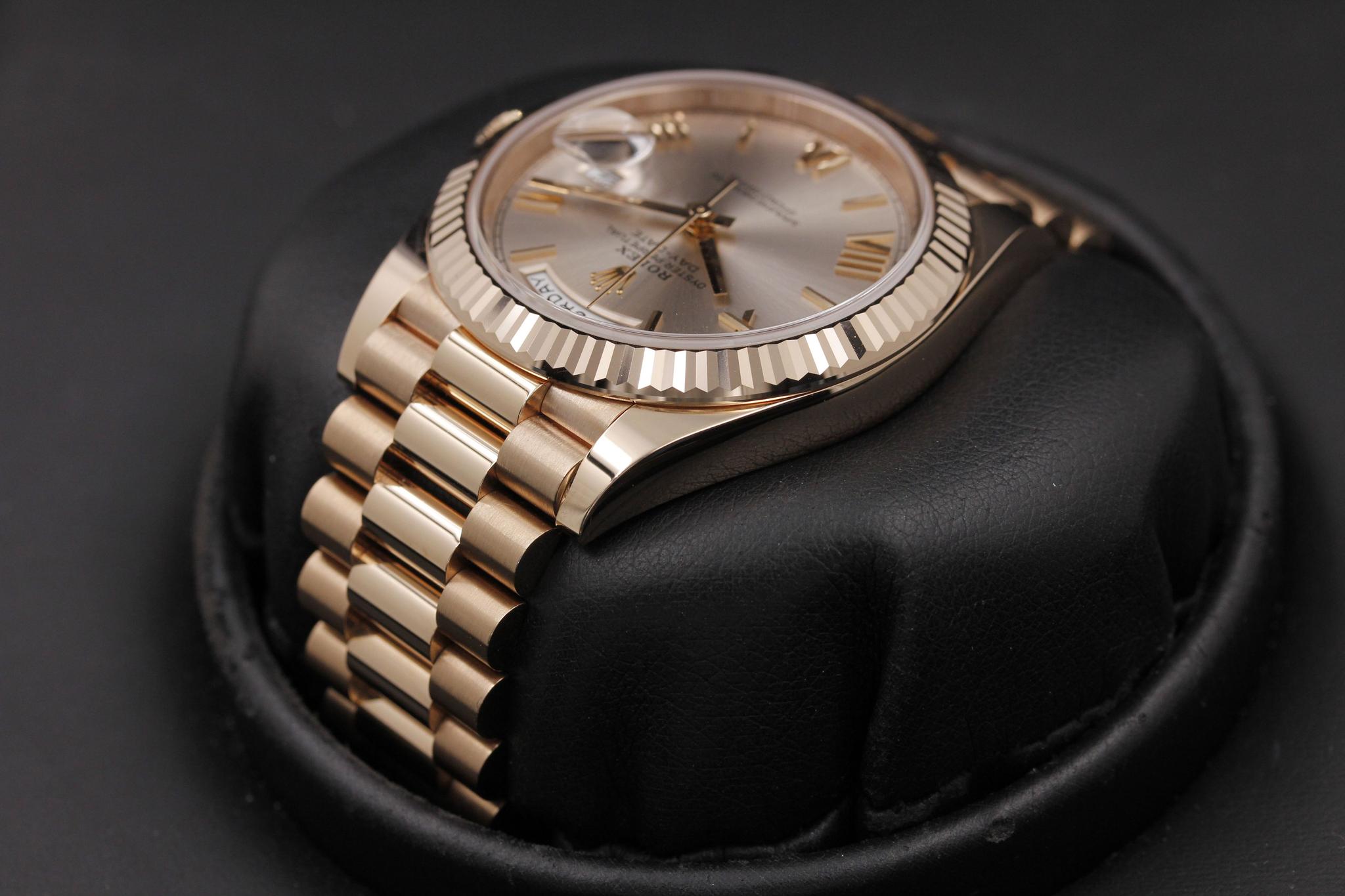 Watch Image 6
