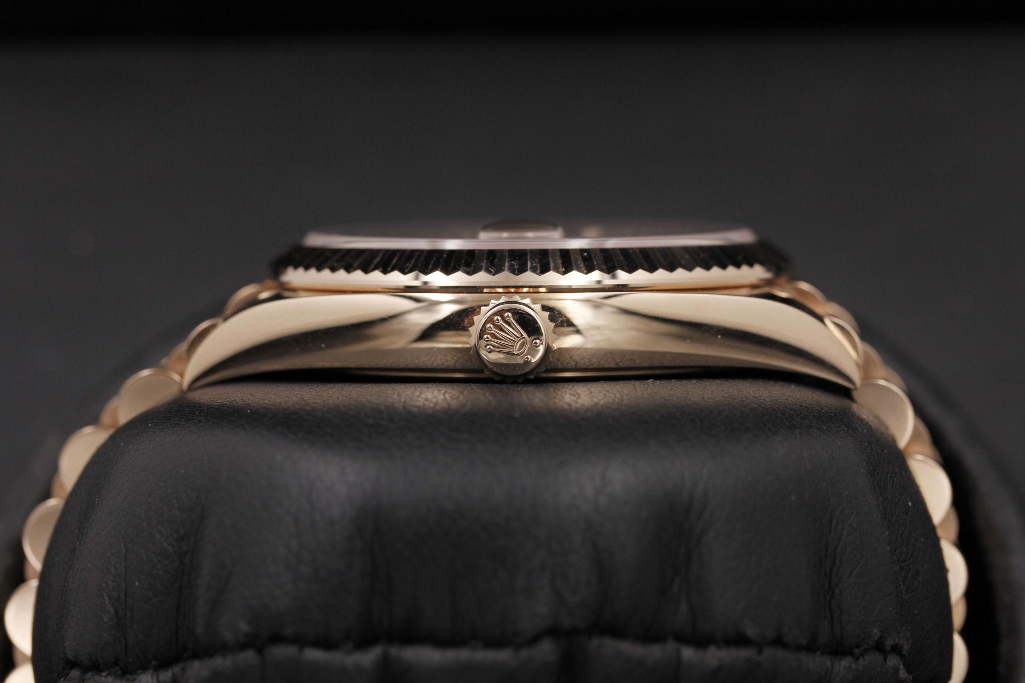 Watch Image 3