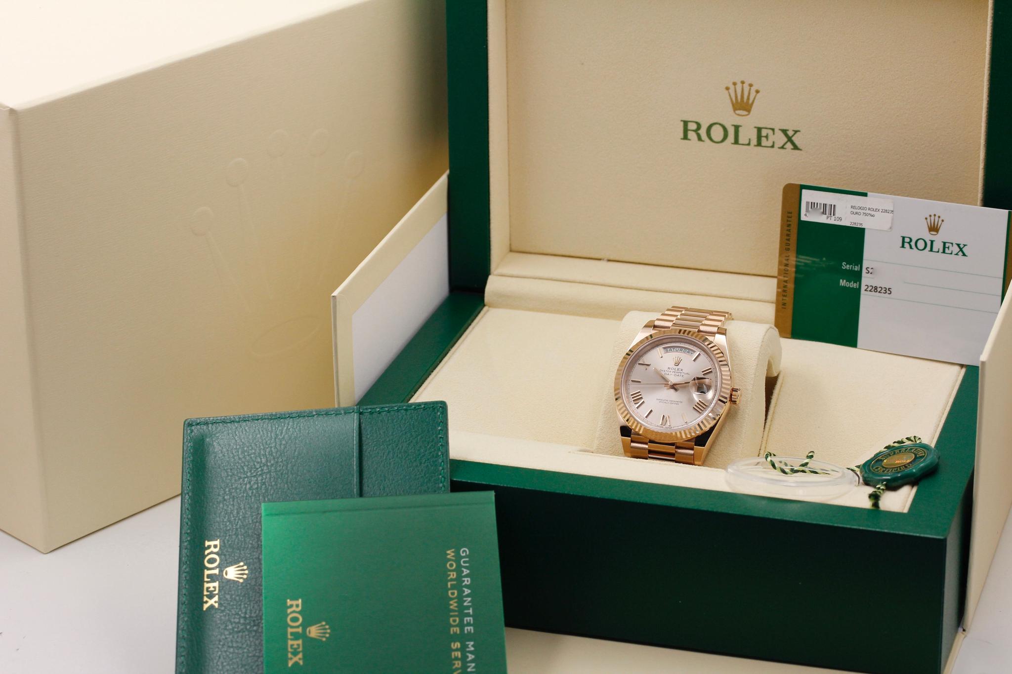 Watch Image 11