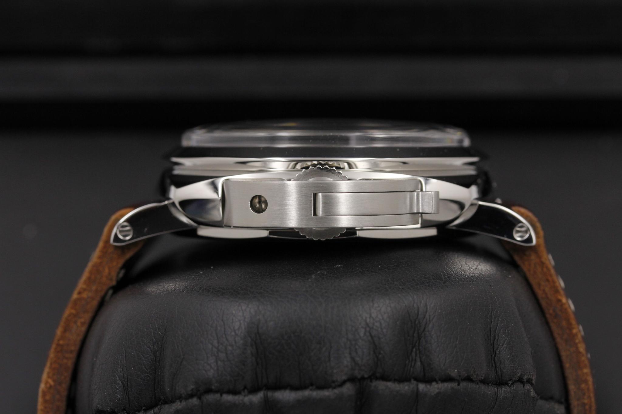 Watch Image 3