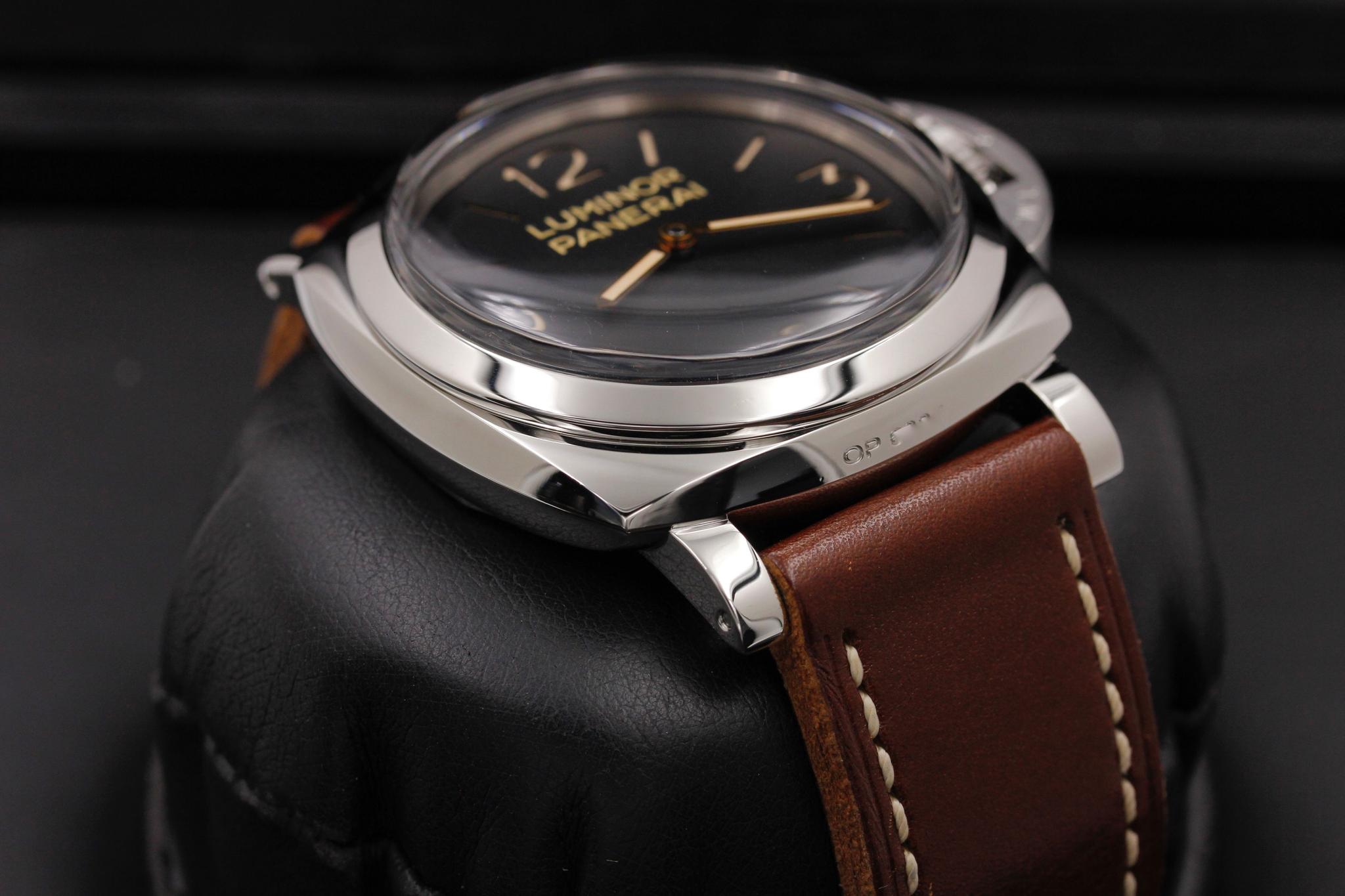 Watch Image 6