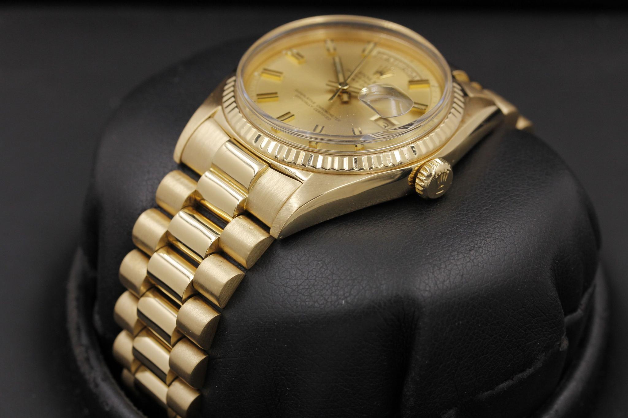 Watch Image 3