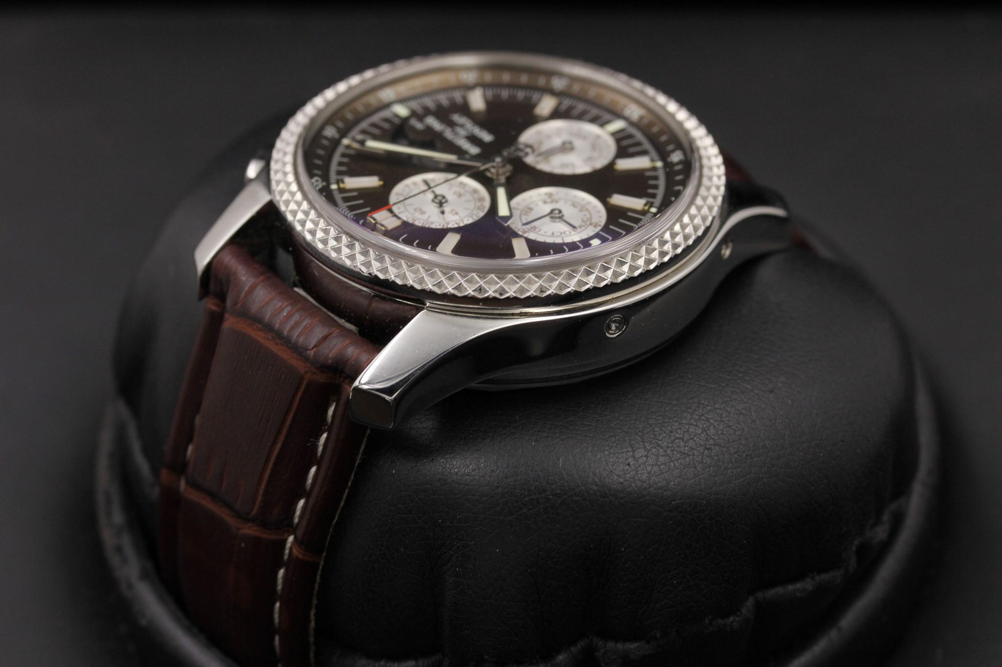Watch Image 5