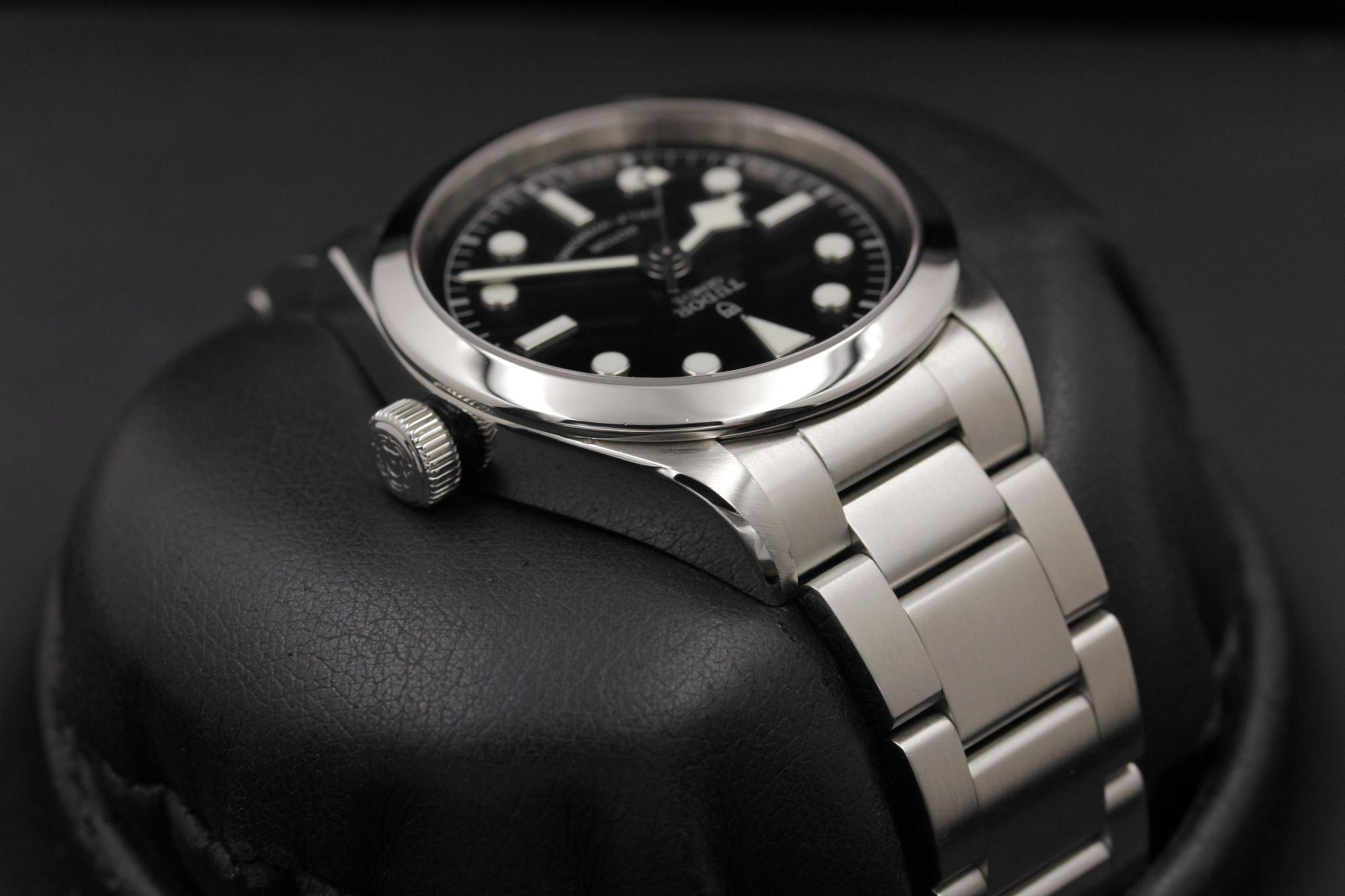 Watch Image 4