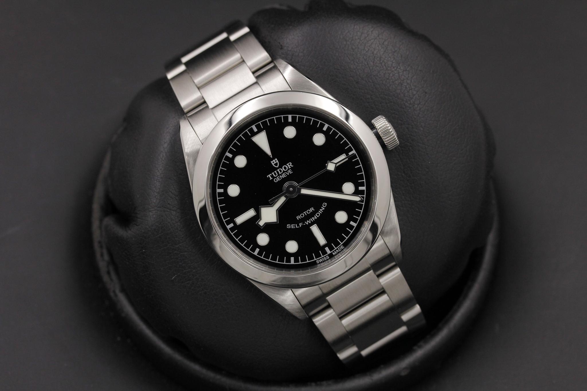 Watch Image 10