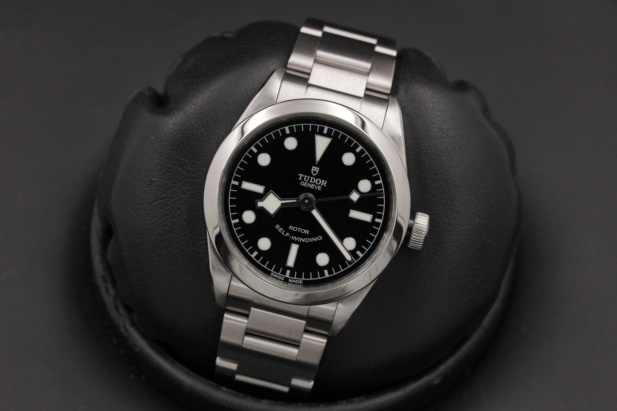 Watch Image 11