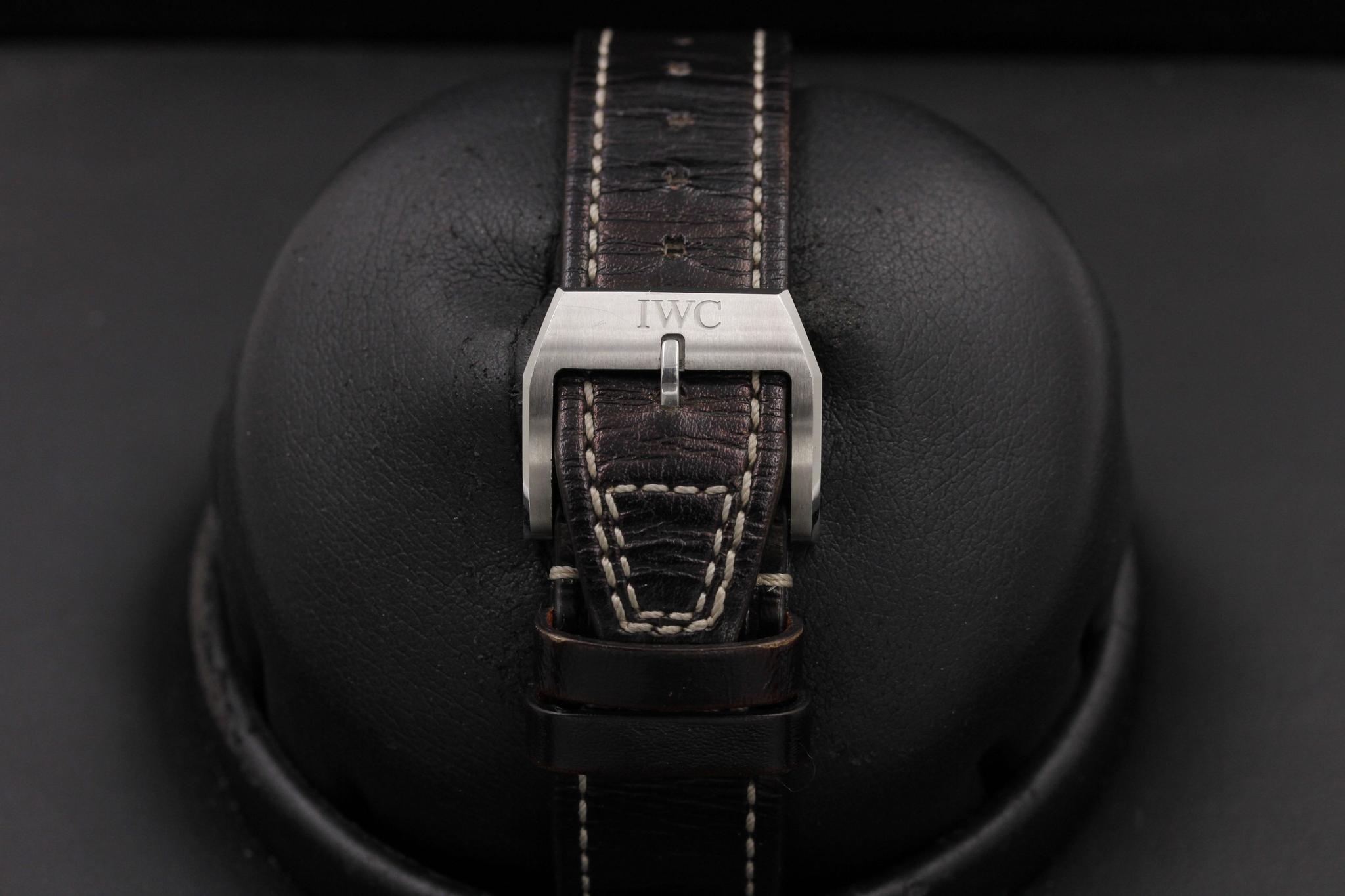 Watch Image 7