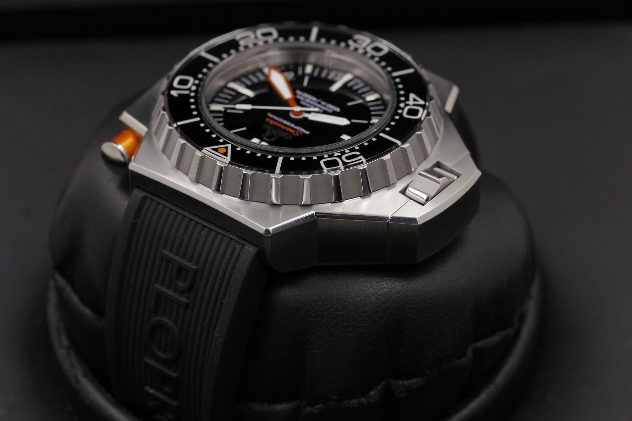 Watch Image 6