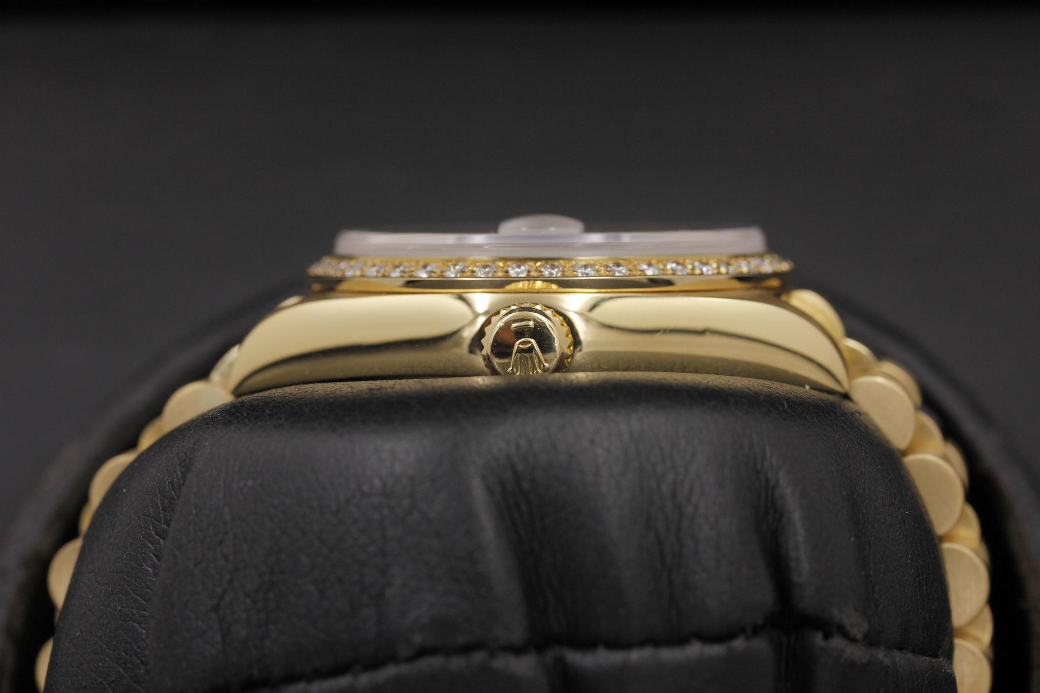 Watch Image 3